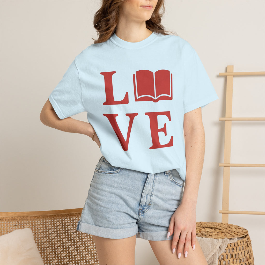 Book Love Shirt St. Valentine's Day Bookworm Gift Women Minimalist Tee Bibliophile T-Shirt Valentine Fan Simple Tshirt Book Illustration