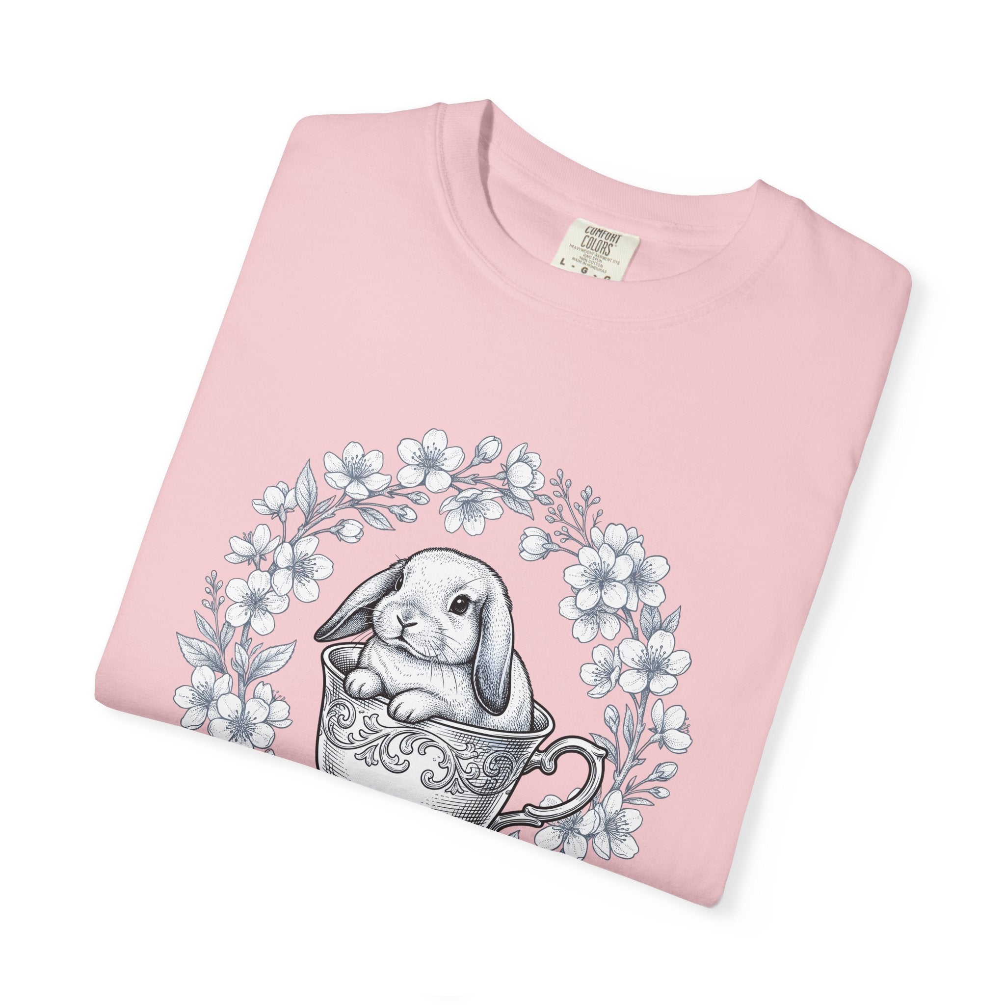 Bunny Teacup Shirt Easter Animal Gift Women Vintage Tee Rabbit T-Shirt Easter Fan Bunny Tshirt Retro Tshirt Creature Graphic Hand Drawn