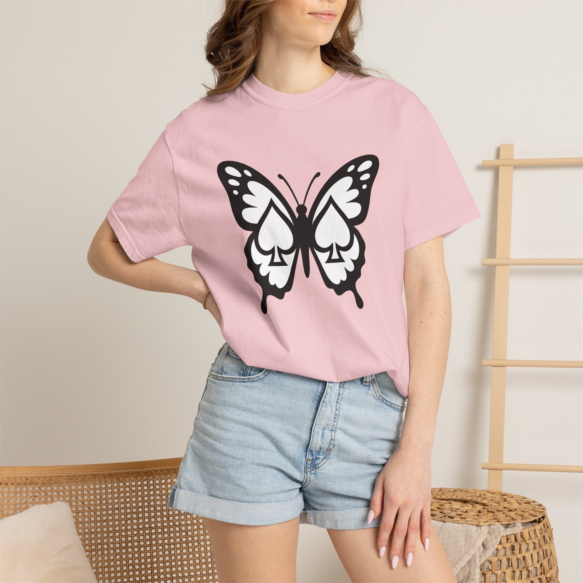 Butterfly Graphic Shirt Butterfly Nature Gift Women Bold Tee Butterfly T-Shirt Butterfly Enthusiast Graphic Tshirt Wilderness Graphic Design