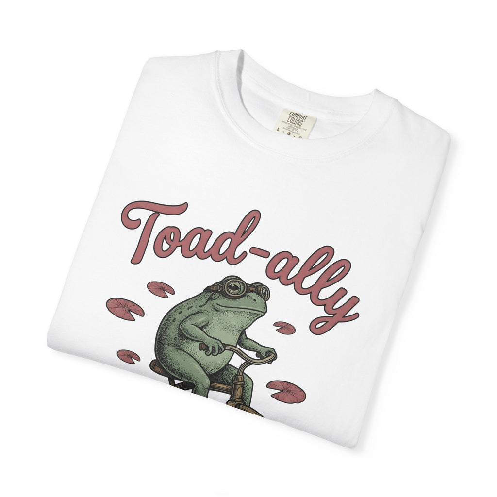 Frog Bicycle Shirt Frog Nature Gift Women Classic Tee Toad T-Shirt Amphibian Enthusiast Vintage Tshirt Wildlife Graphic Doodle Lily Pad