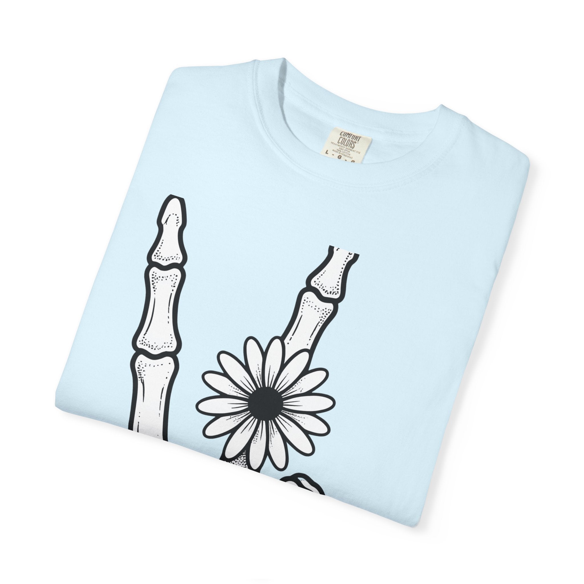 Bony Hand Shirt Halloween Horror Gift Women Traditional Tee Skeleton Hand T-Shirt Horror Fan Scary Tshirt Horror Graphic Clean Bloom Tshirt