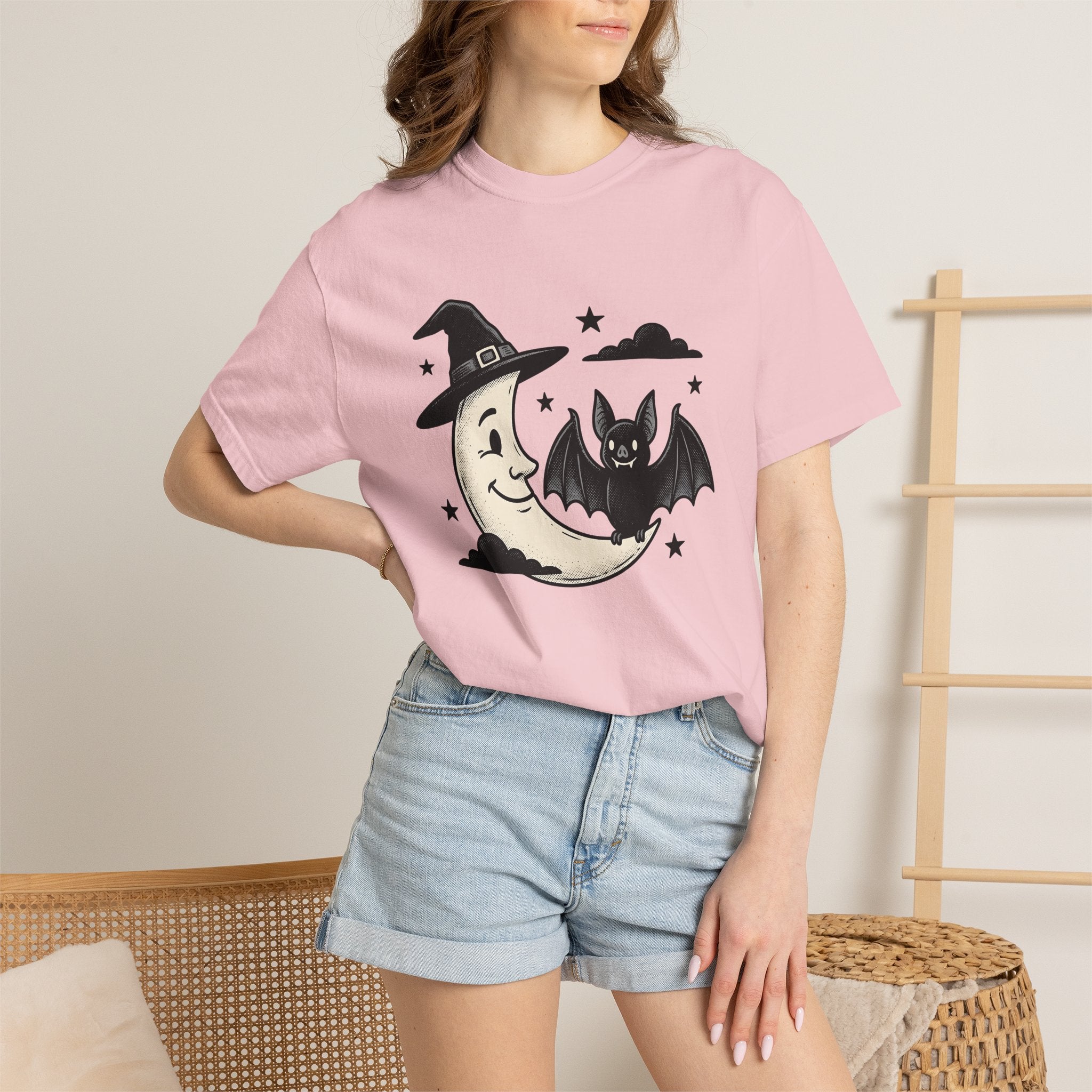 Dark Bat Shirt Halloween Sorcery Gift Women Classic Tee Vampire T-Shirt Halloween Fan Gothic Tshirt Magic Graphic Line Art Shining Dots