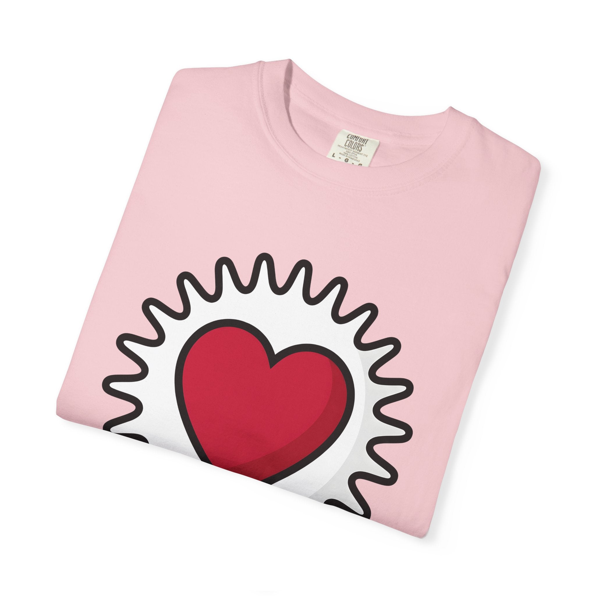 Heart Graphic Shirt Boho Chic Love Gift Women Bold Tee Heart T-Shirt Hippie Fan Graphic Tshirt Affection Illustration Minimal Sunburst