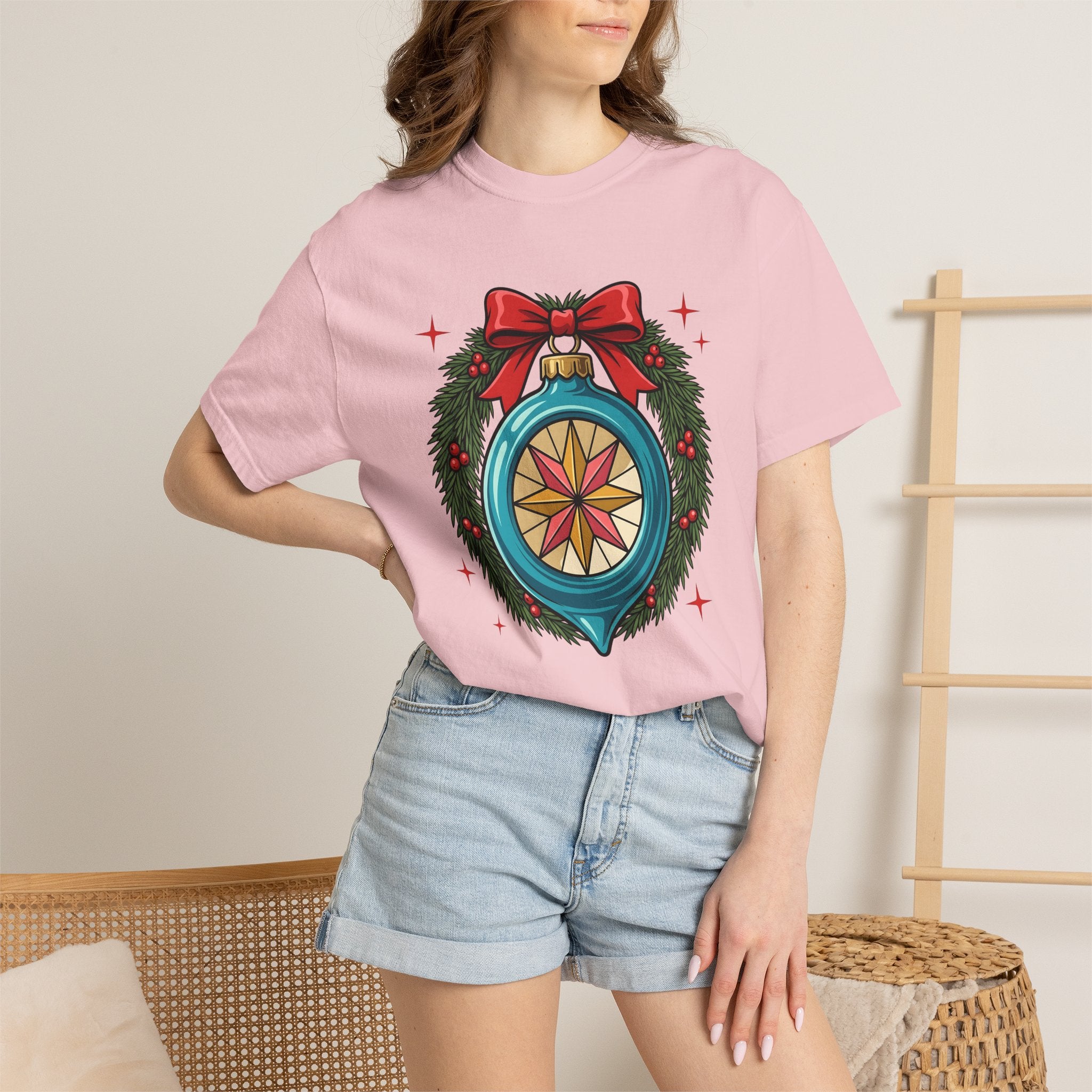 Decoration Wreath Shirt Christmas Celebration Gift Women Graphic Tee Wreath T-Shirt Christmas Fan Graphic Tshirt Party Graphic Retro Red