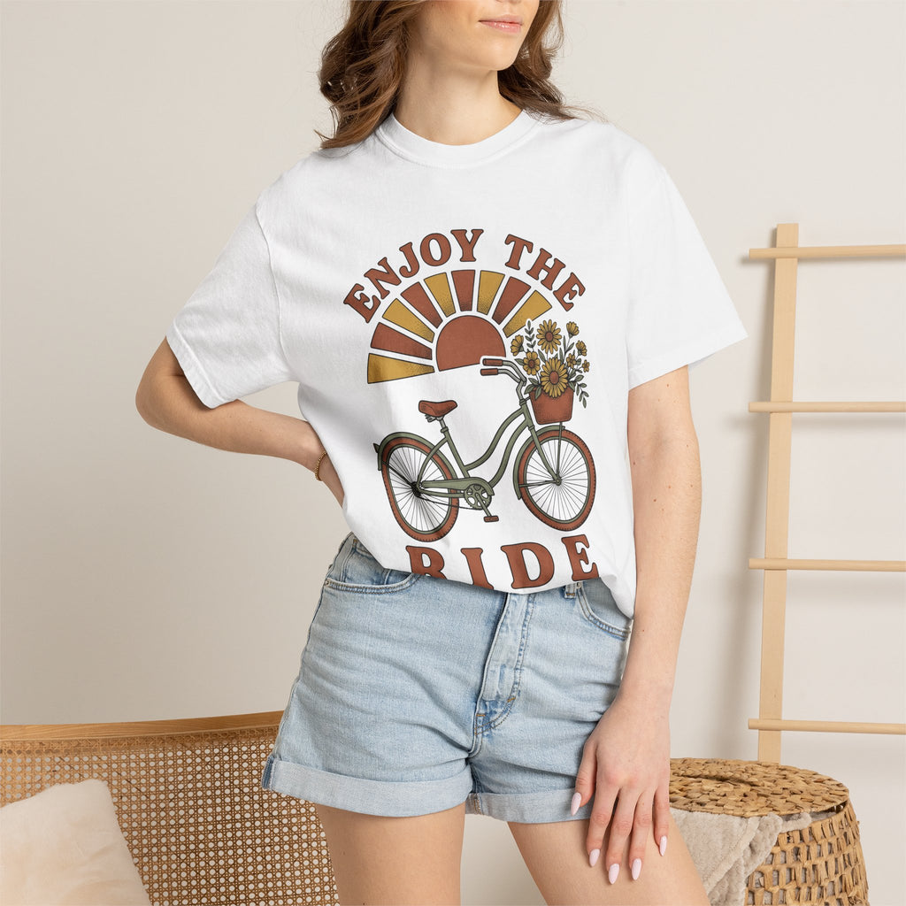 Bicycle Graphic Shirt Floral Nature Gift Women Vintage Tee Bike T-Shirt Botanical Fan Retro Tshirt Earth Graphic Hand Drawn Sun Tshirt