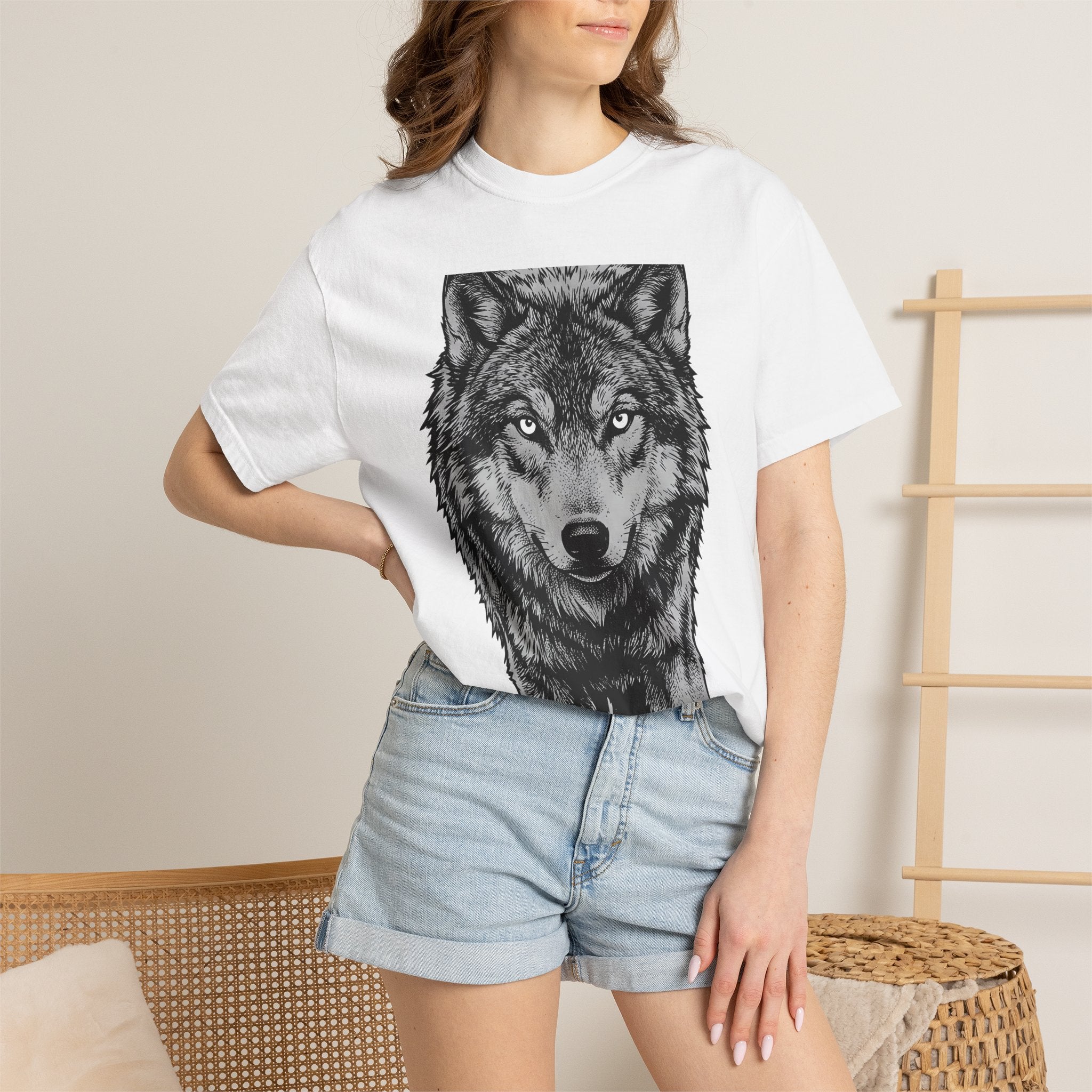 Wolf Drawing Shirt Animals Outdoors Gift Women Detailed Tee Wolf T-Shirt Wildlife Enthusiast Illustrative Tshirt Nature Graphic Hand Drawn