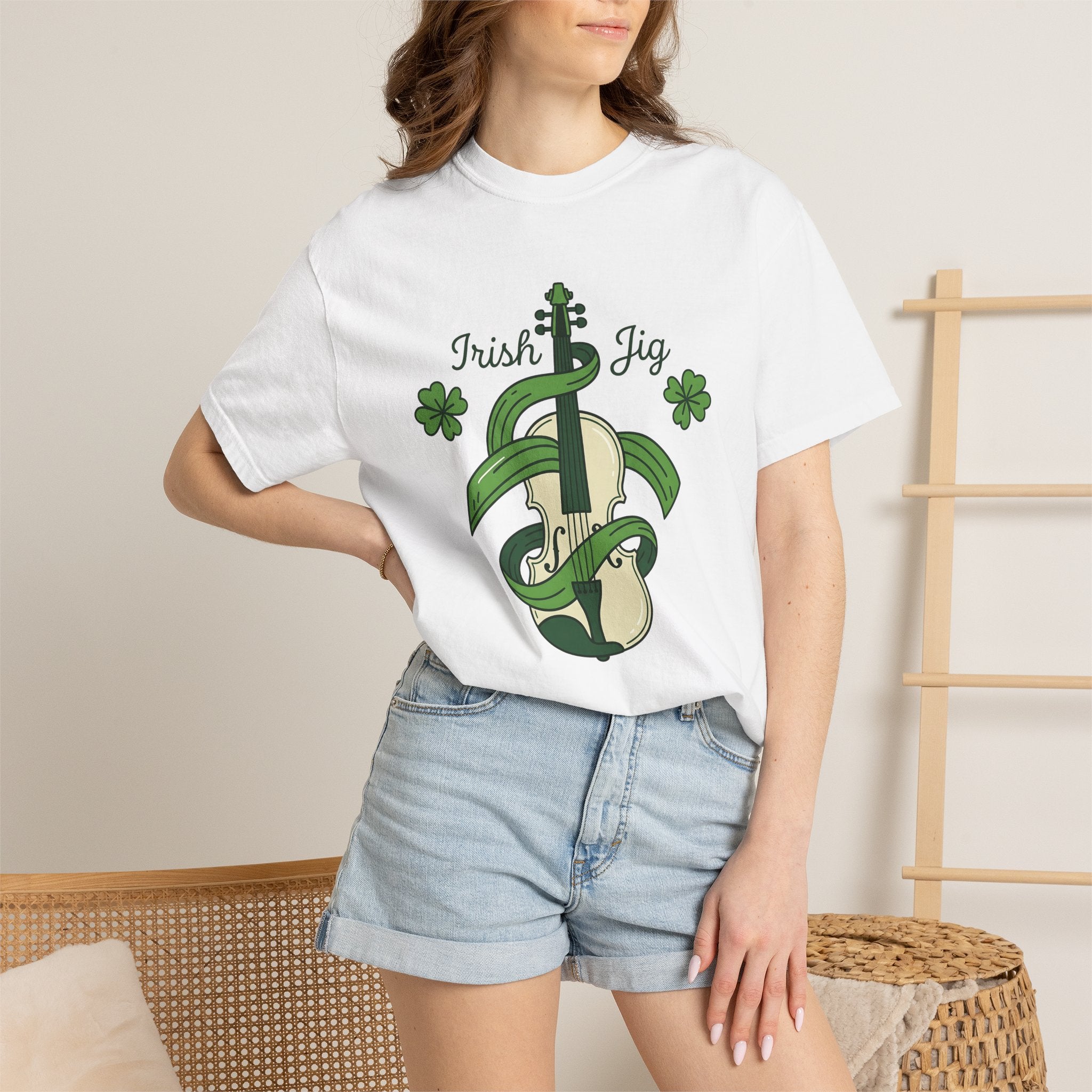 Fiddle Clover Shirt St Patrick's Day Sound Gift Women Line Art Tee Shamrock T-Shirt Luck Fan Illustrated Graphic Tshirt Antique Green Leaf
