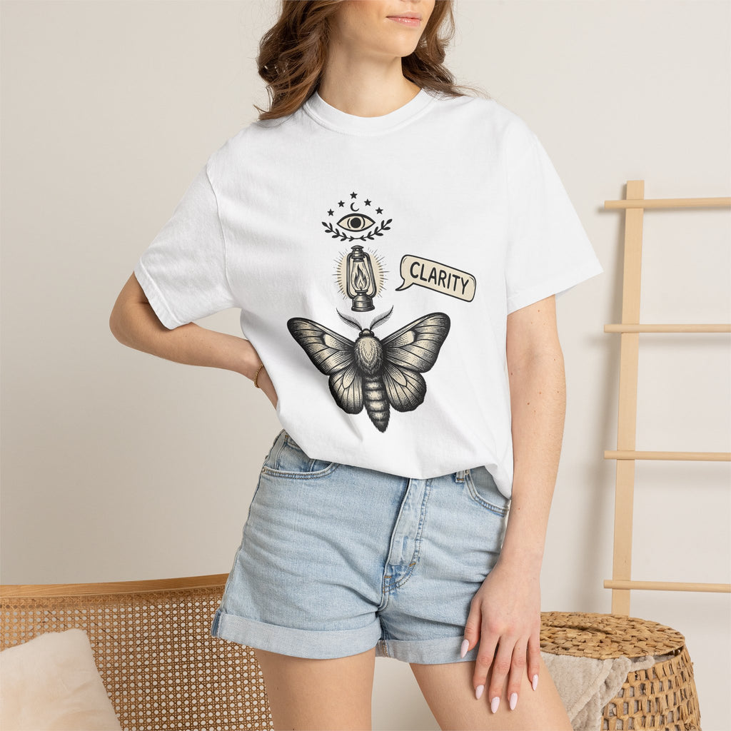 Moth Design Shirt Animals Magic Gift Women Rustic Tee Moth T-Shirt Creature Fan Vintage Tshirt Mystical Graphic Retro Light Tshirt
