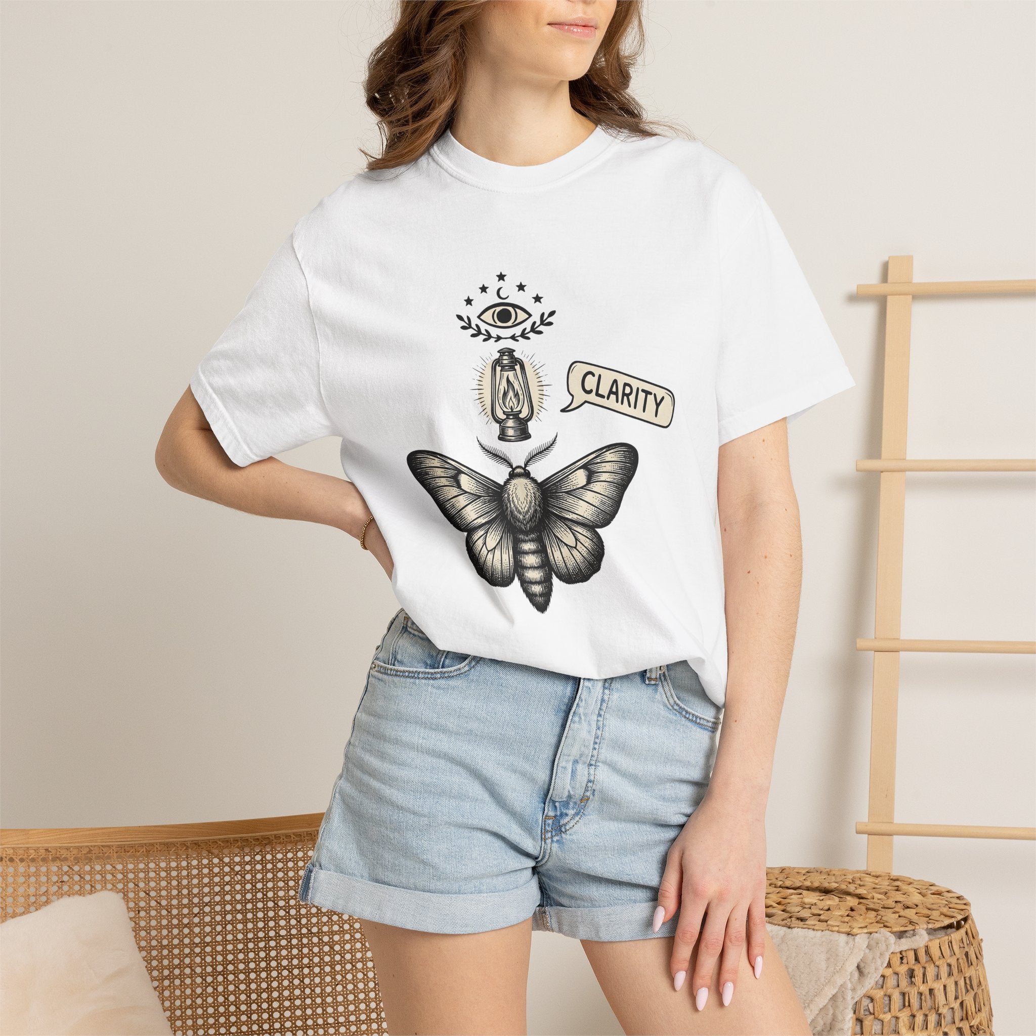 Moth Design Shirt Animals Magic Gift Women Rustic Tee Moth T-Shirt Creature Fan Vintage Tshirt Mystical Graphic Retro Light Tshirt