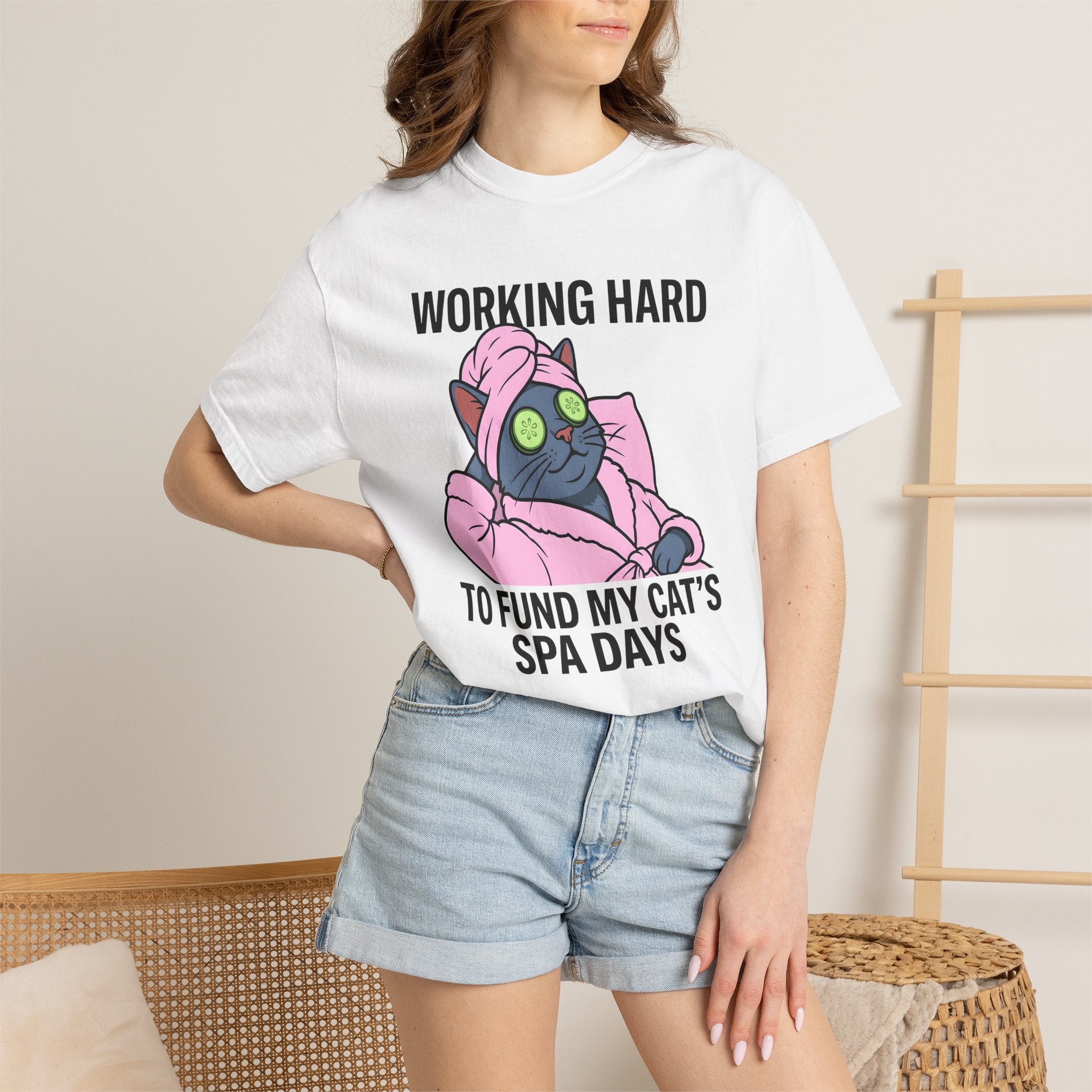 Chilled Cat Shirt Cat Comedy Gift Women Drawing Tee Kitten T-Shirt Cat Fan Cartoon Tshirt Humor Graphic Lighthearted Cucumber Pieces Tshirt