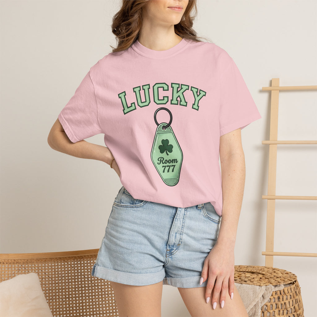 Shamrock Keychain Shirt St Patrick's Day Luck Gift Women Bold Graphic Tee Keychain Holder T-Shirt Irish Fan Graphic Design Lucky Graphic