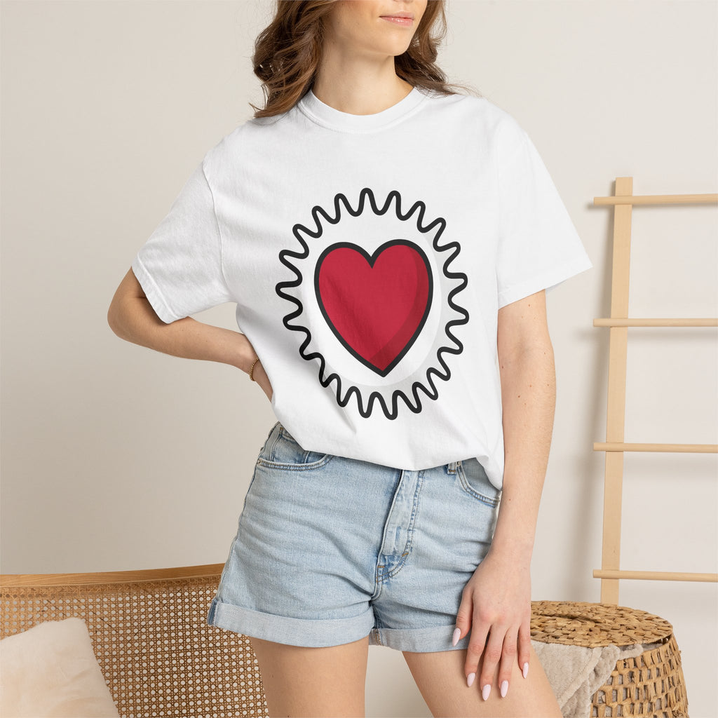 Heart Graphic Shirt Boho Chic Love Gift Women Bold Tee Heart T-Shirt Hippie Fan Graphic Tshirt Affection Illustration Minimal Sunburst