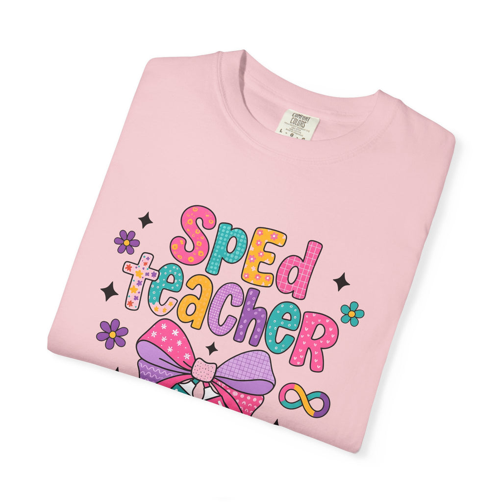 Ribbon Tag Shirt Teacher Classroom Gift Women Fun Illustration Tee Label T-Shirt Educator Enthusiast Illustrated Design School Graphic