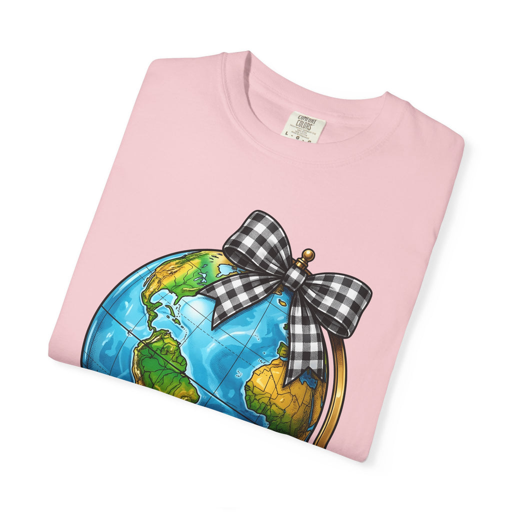 Map Bow Shirt Teachers Expedition Gift Women Bold Tee Bow T-Shirt Educator Enthusiast Typography Tshirt Adventure Graphic Old School Checked