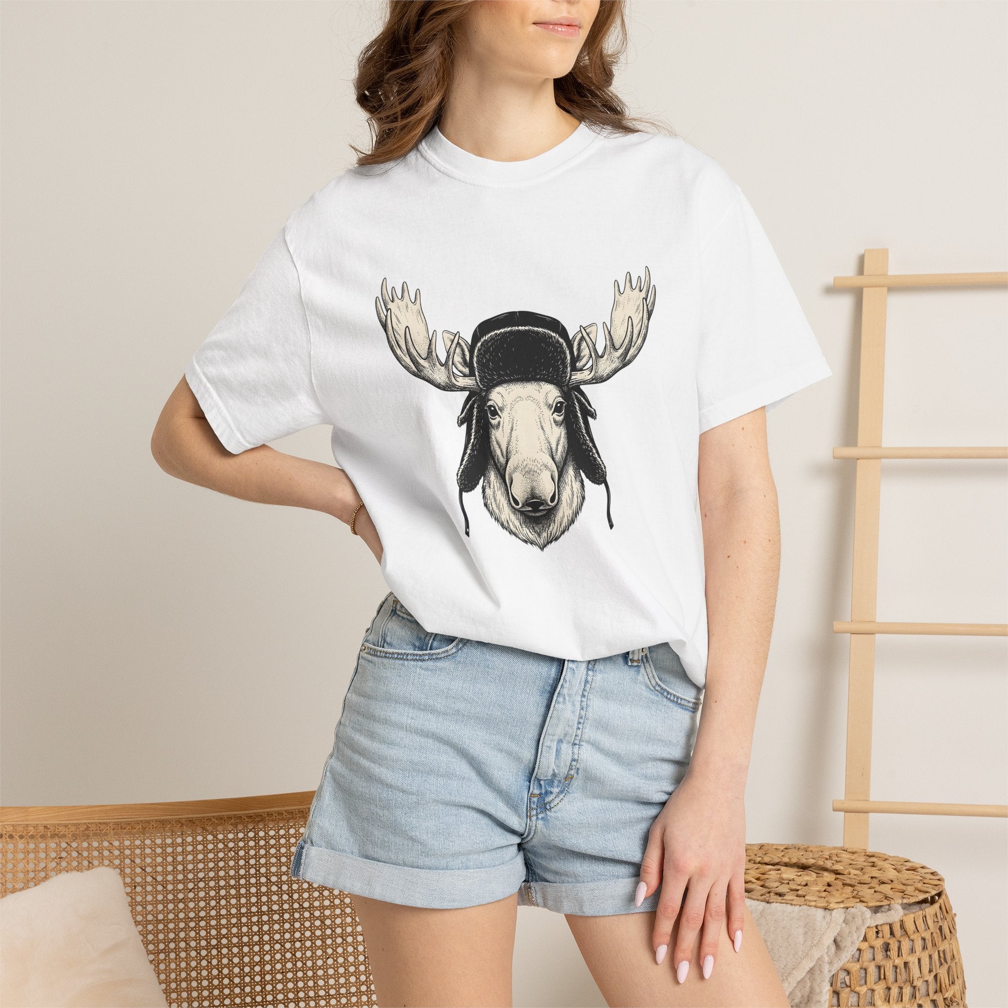 Moose Beanie Shirt Animals Hiking Gift Women Line Art Tee Elk T-Shirt Wildlife Enthusiast Illustration Graphic Trekking Design Hand Drawn