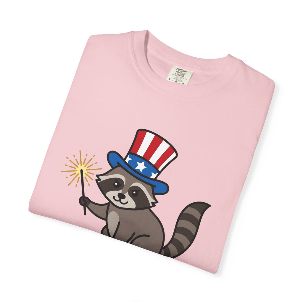 Raccoon Shirt 4th Of July Animal Gift Women Cartoon Tee Trash Panda T-Shirt Patriot Fan Cartoonish Tshirt Wildlife Graphic Retro Sparkler