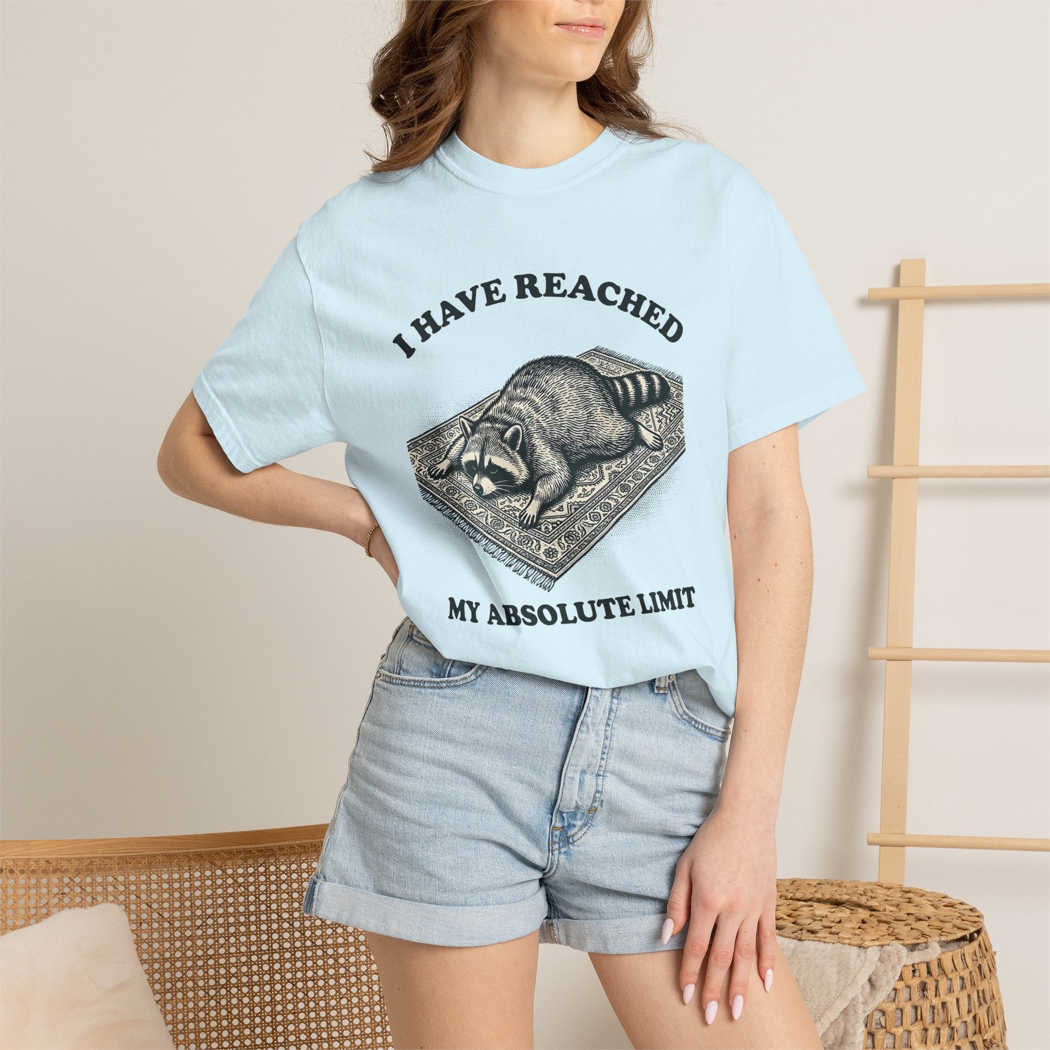 Raccoon Graphic Shirt Animals Humor Gift Women Vintage Tee Trash Panda T-Shirt Wildlife Fan Retro Tshirt Funny Graphic Hand Drawn Rug Tshirt