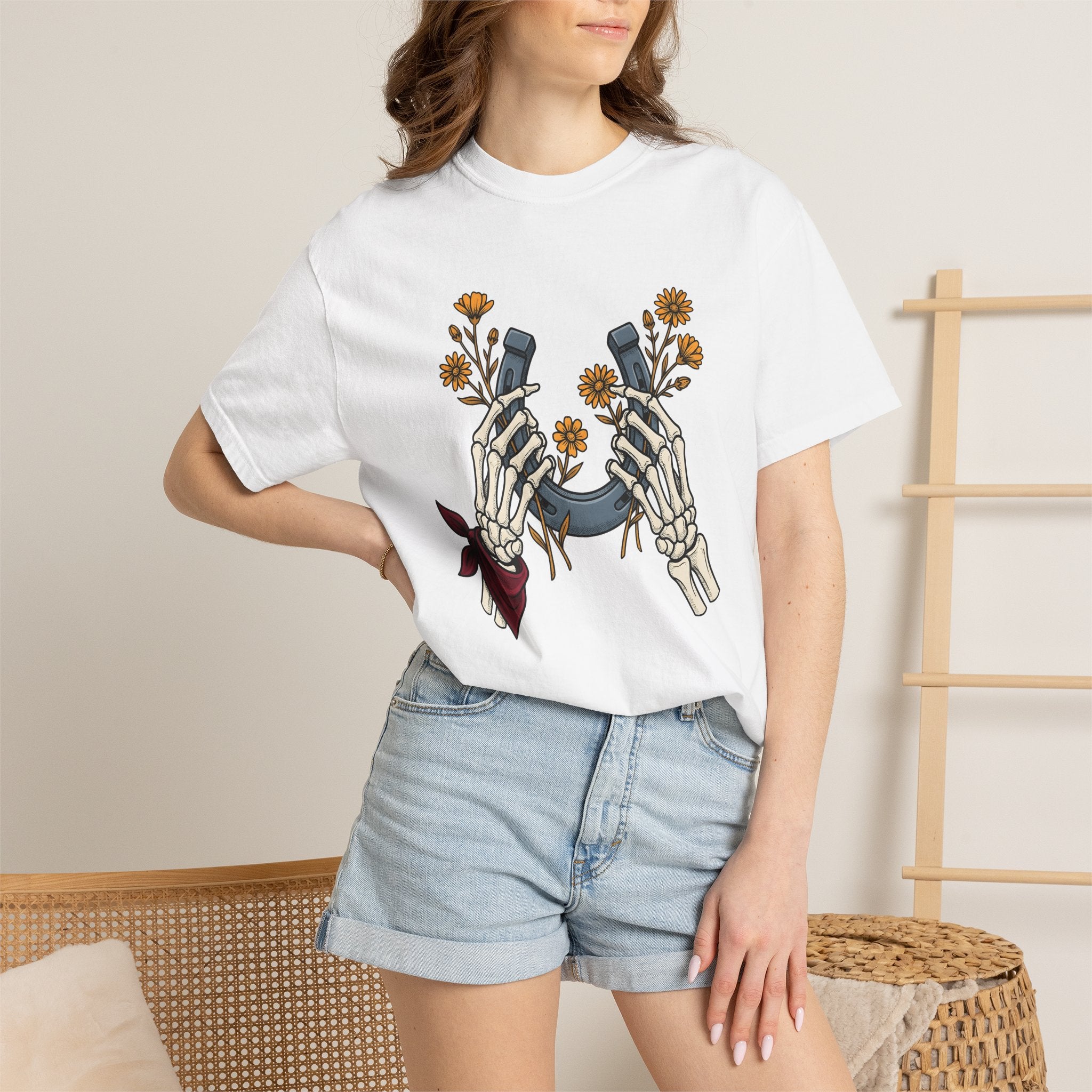 Bone Hands Horseshoe Shirt Cowgirl Ranch Gift Women Neo Traditional Tee Skeletal Hand T-Shirt Cowboy Fan Western Tshirt Farm Graphic Classic