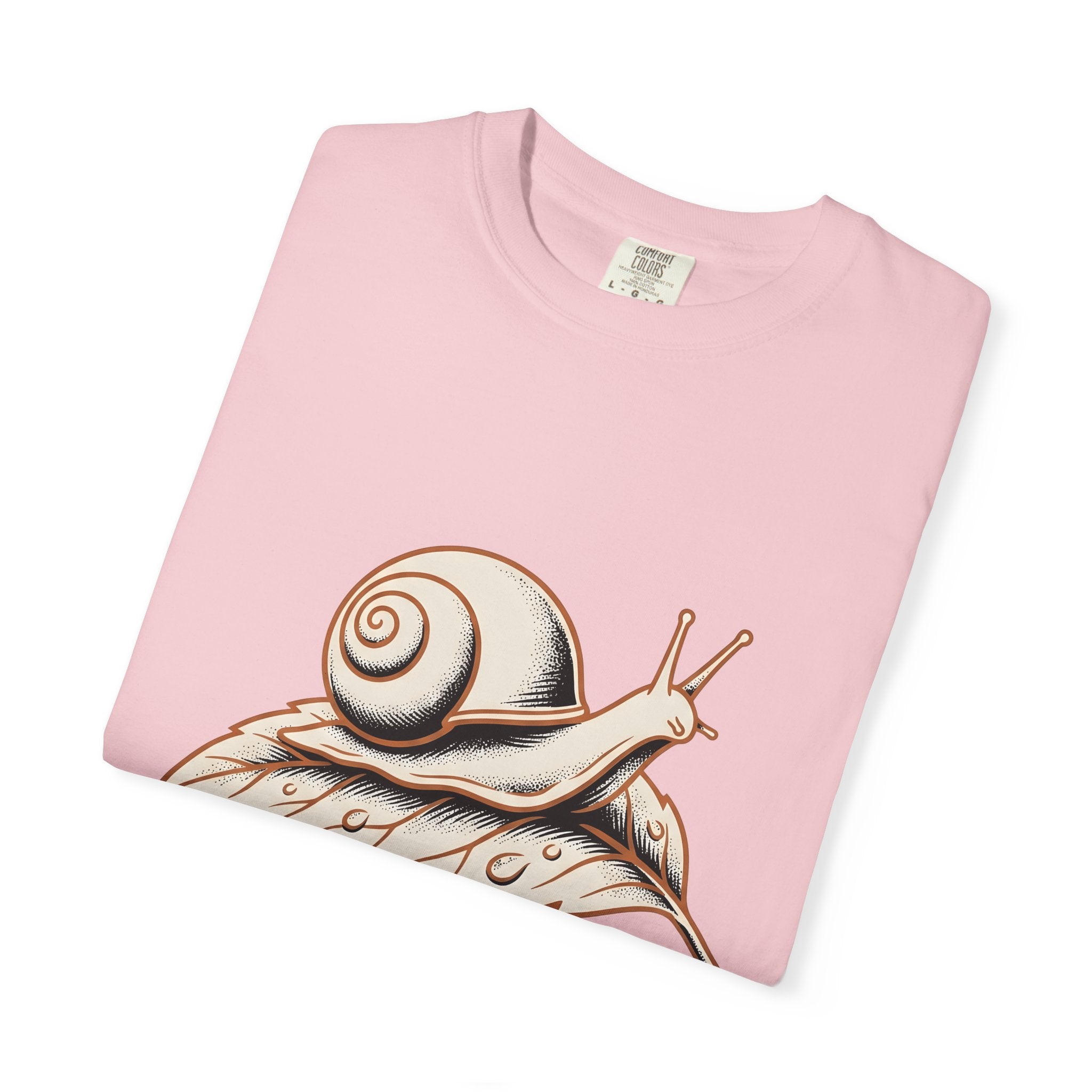 Garden Snail Leaf Shirt Snail Outdoors Gift Women Retro Tee Snail Shell T-Shirt Slug Fan Garden Tshirt Vintage Graphic Outdoors Design