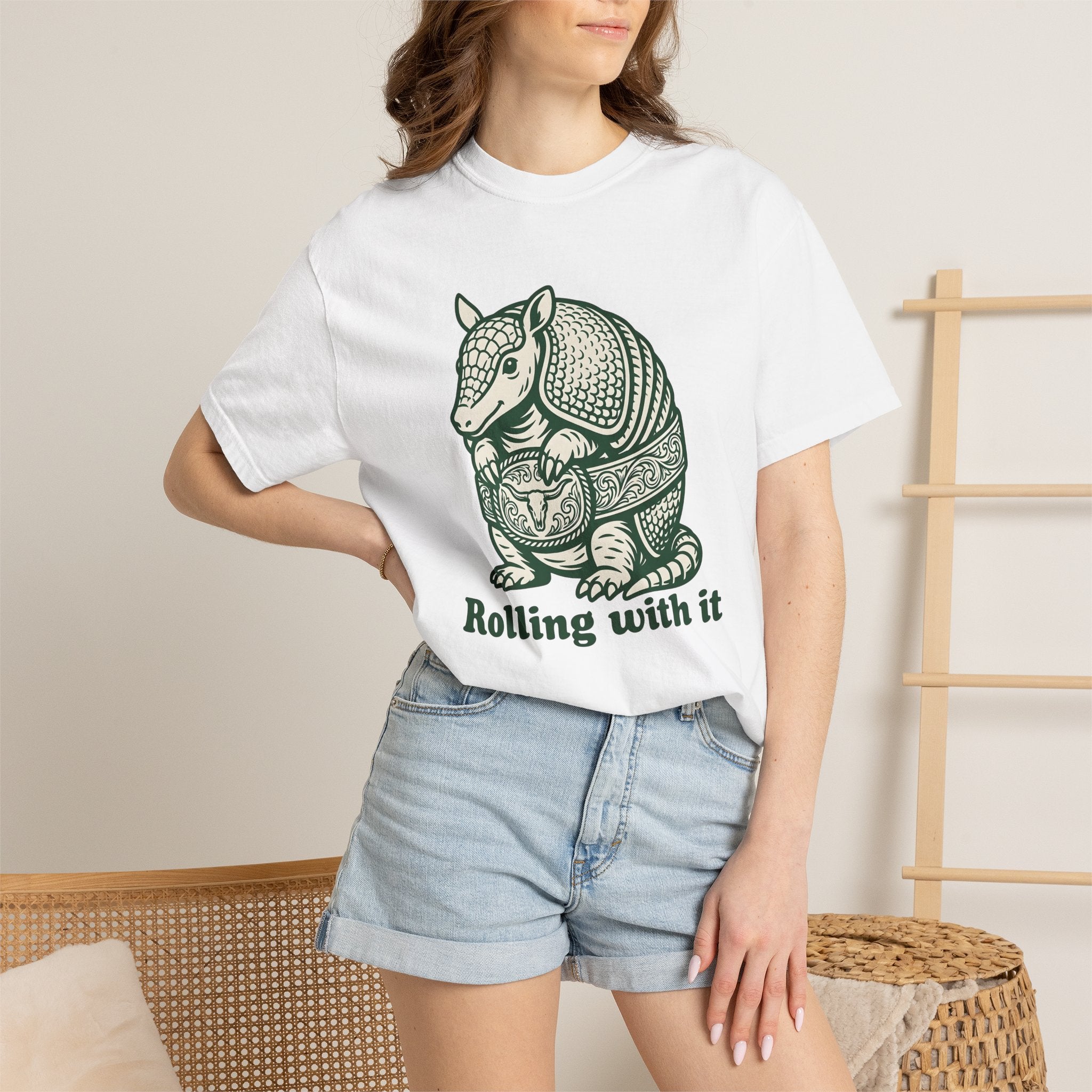Armadillo Graphic Shirt Funny Animal Gift Women Vintage Tee Armadillo T-Shirt Humor Fan Dillo Graphic Retro Cowboy Belt Tshirt