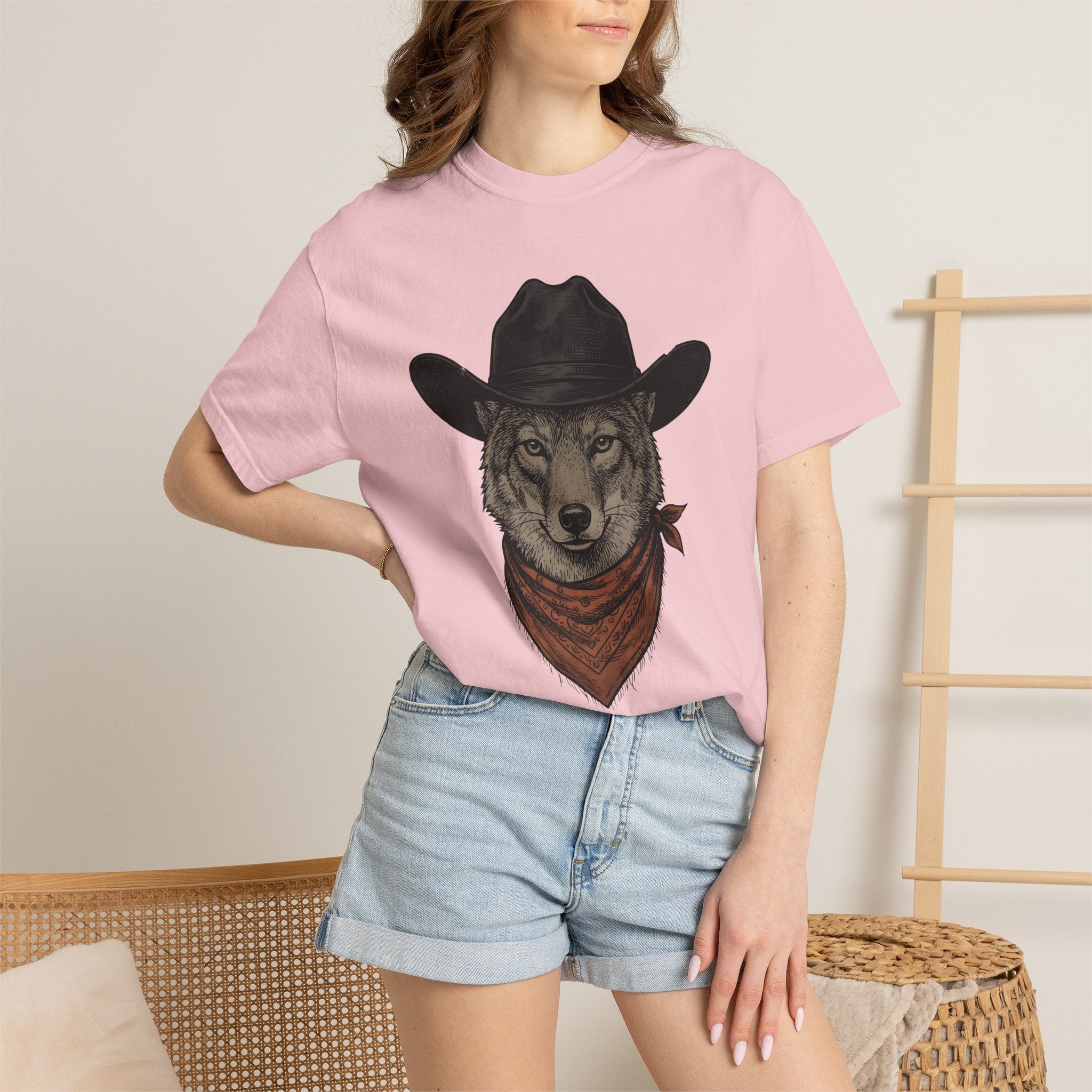 Wolf Cowboy Shirt Cowgirl Western Gift Women Vintage Tee Werewolf T-Shirt Cowboy Fan Rodeo Graphic Tshirt Hand Drawn Bandana Tshirt