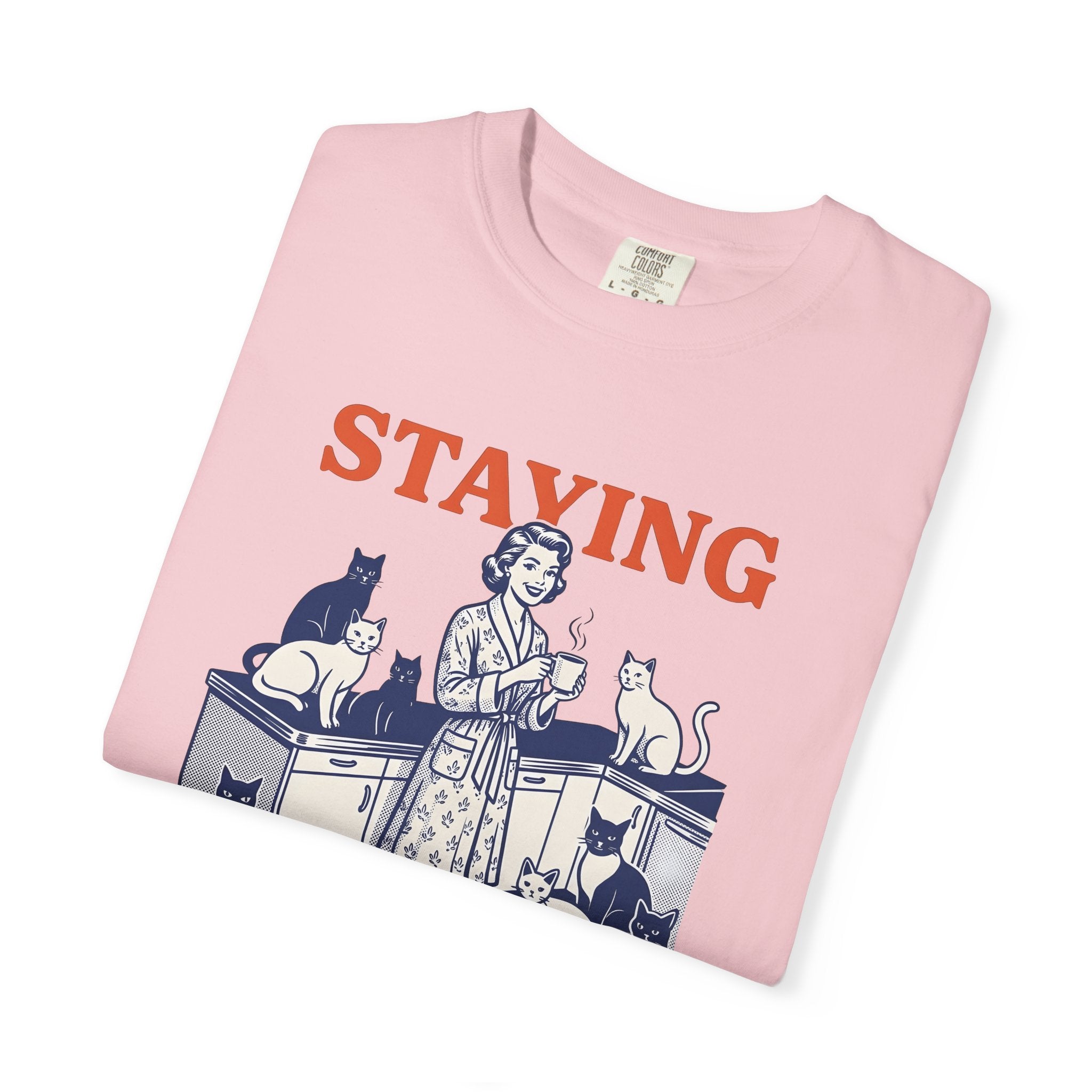 Lady With Cats Shirt Cat Dwelling Gift Women Nostalgic Tee Woman T-Shirt Cat Fan Feline Tshirt Home Graphic Old School Coffee Cup Tshirt