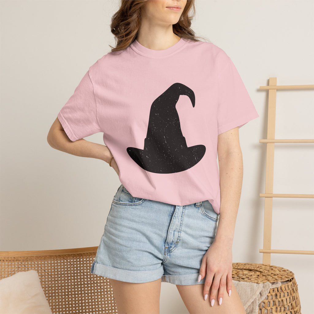 Witch Hat Shirt Halloween Magician Gift Women Retro Tee Pointy Hat T-Shirt Horror Fan Vintage Tshirt Illusionist Graphic Clean Aged Texture