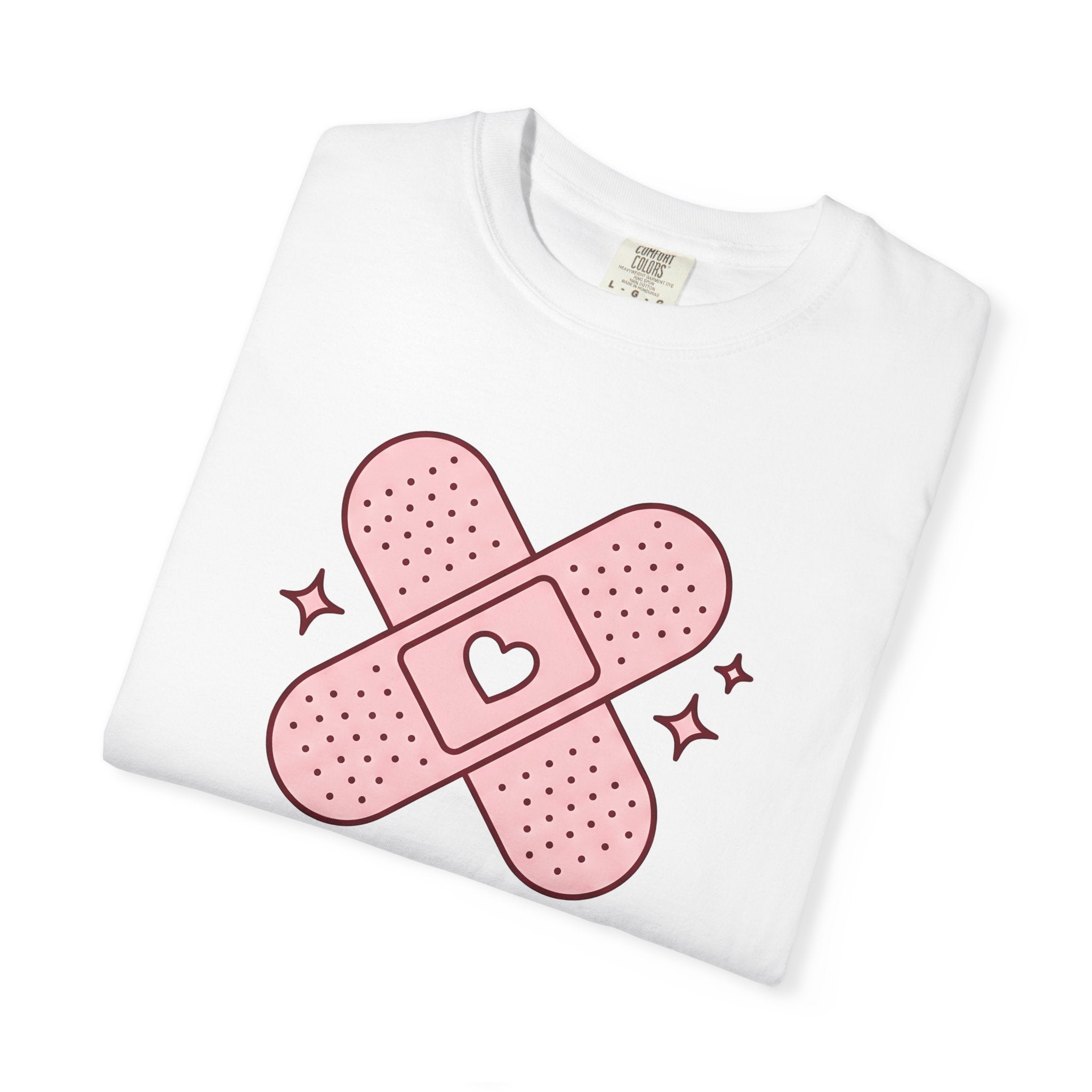 Adhesive Heart Shirt Nurses Medicare Gift Women Modern Tee Sticky Heart T-Shirt Nurse Practitioner Enthusiast Contemporary Tshirt Medical