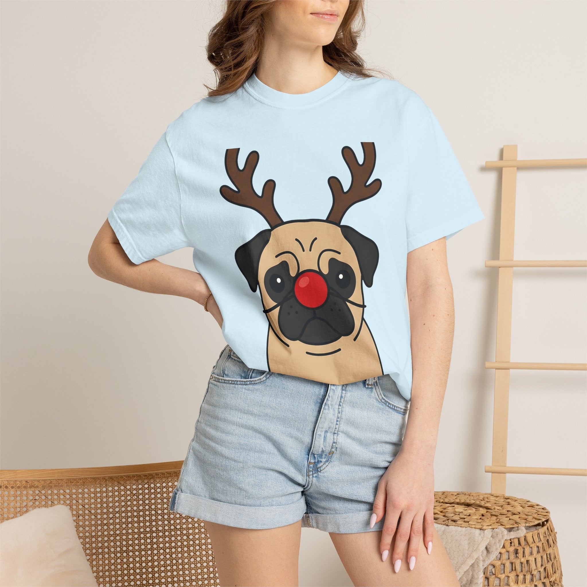 Pug Reindeer Shirt Christmas Dog Gift Women Cartoon Tee Reindeer T-Shirt Xmas Fan Comic Tshirt Dog Graphic Minimalist Red Nose Tshirt