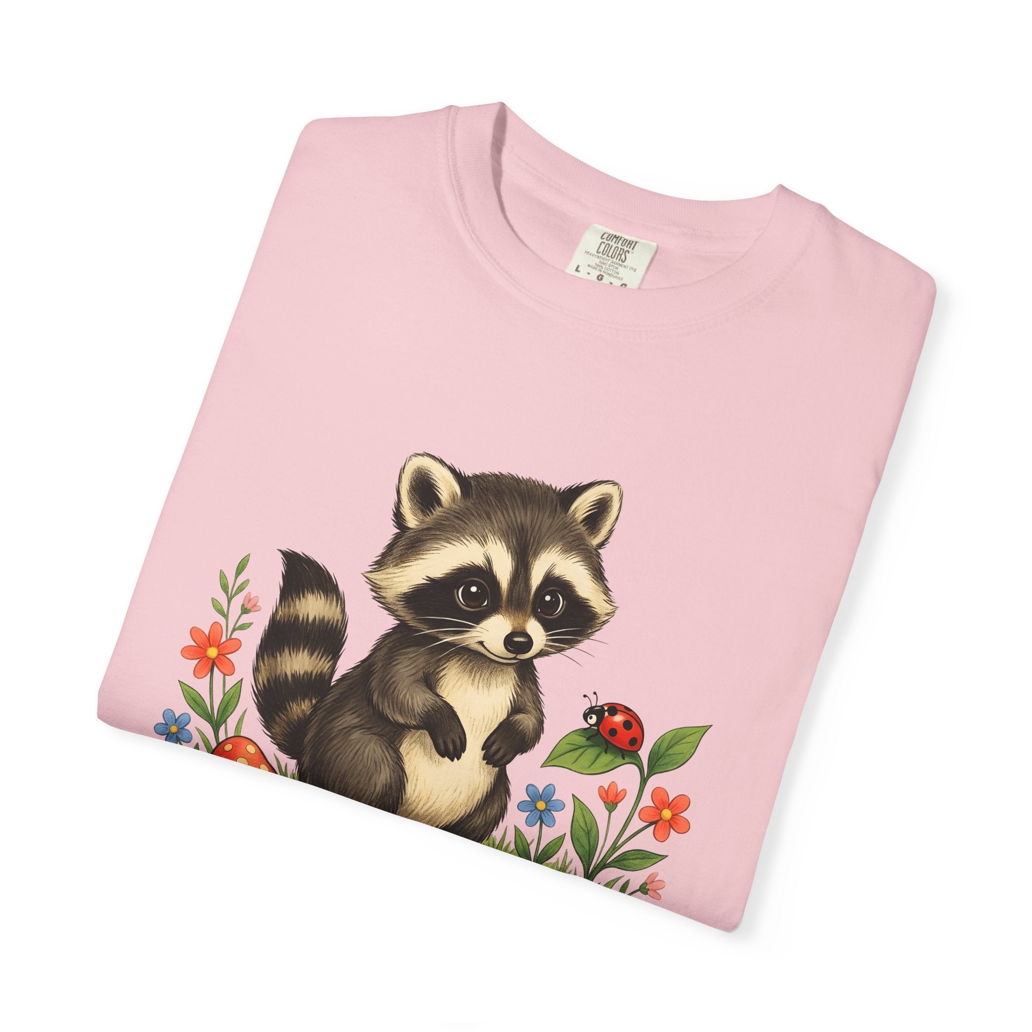 Raccoon Art Shirt Animals Nature Gift Women Sweet Tee Raccoon T-Shirt Wildlife Fan Cartoon Tshirt Outdoor Graphic Doodle Ladybug Tshirt