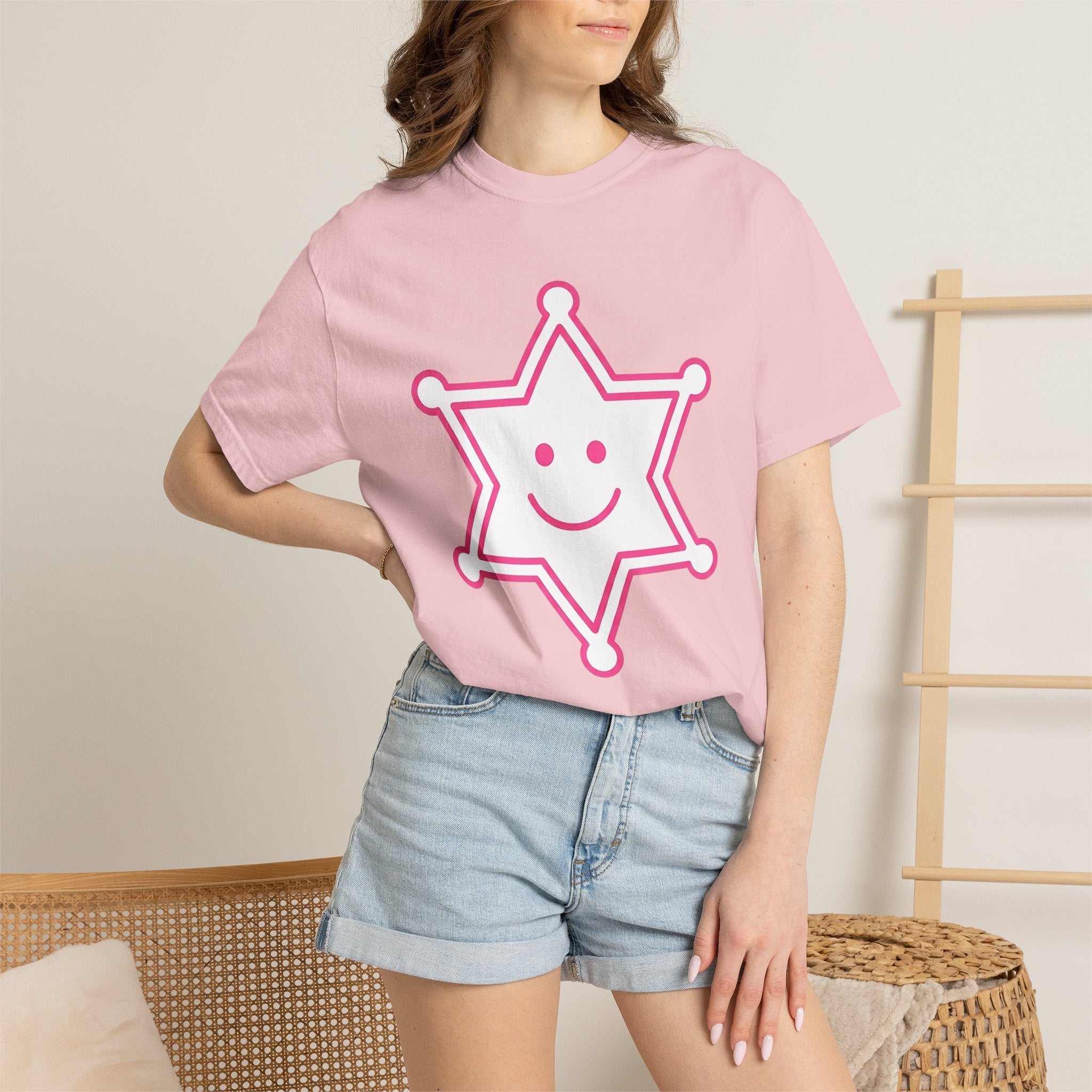 Sheriff Badge Shirt Cowgirl Western Gift Women Minimalist Tee Badge T-Shirt Cowgirl Fan Simple Tshirt Rodeo Graphic Retro Smiley Face Tshirt