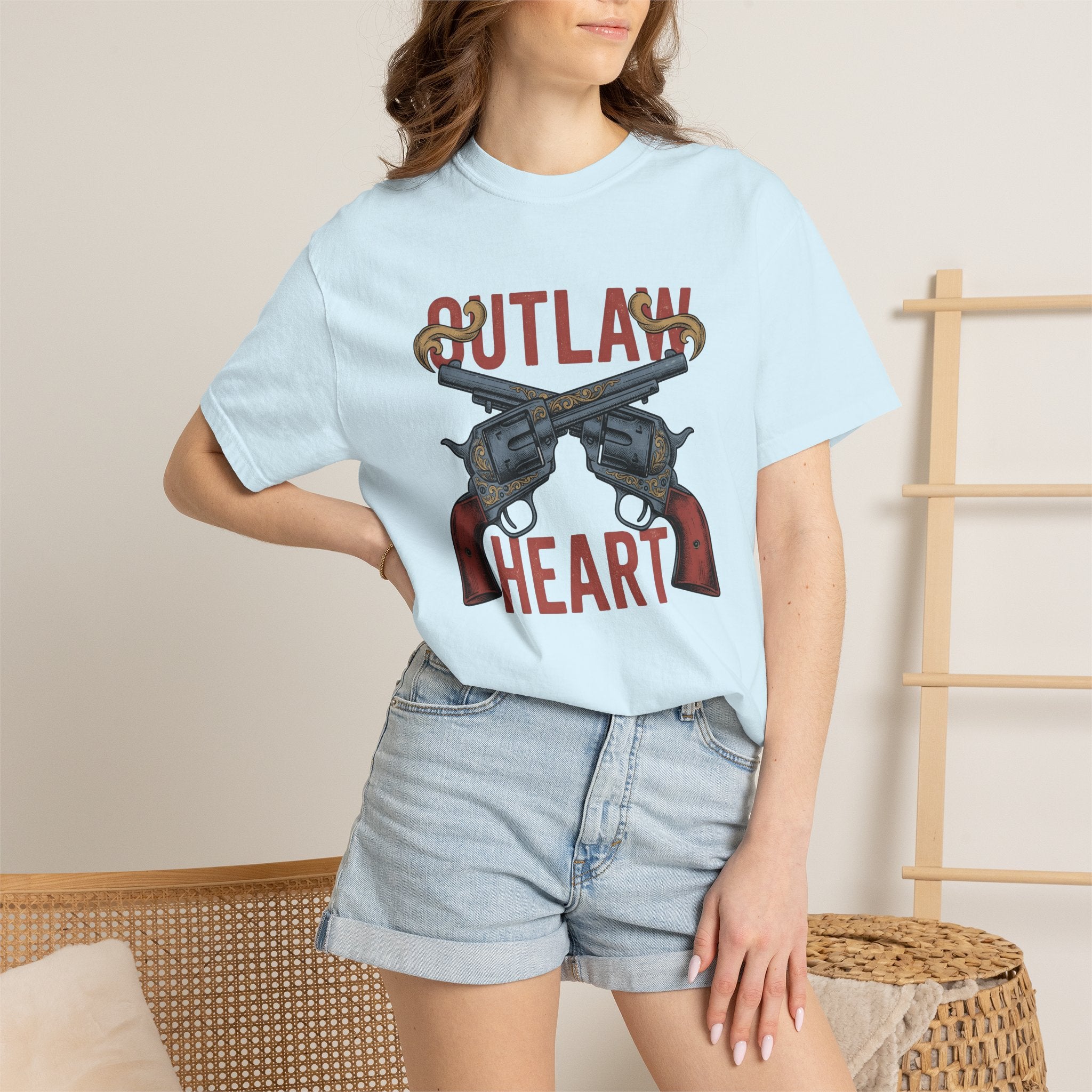 Crossed Revolvers Shirt Cowgirl Western Gift Women Vintage Tee Guns T-Shirt Rodeo Fan Retro Tshirt Wild West Graphic Hand Drawn Smoke Tshirt