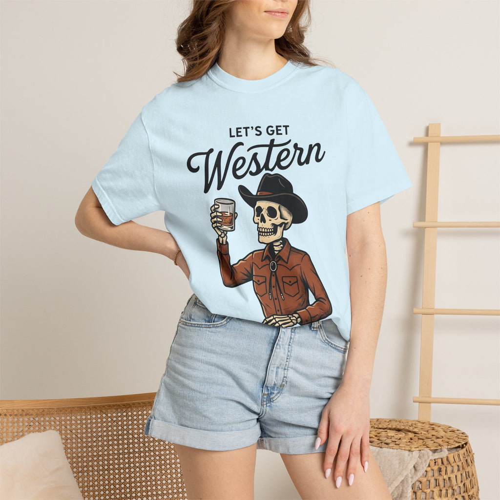 Western Skeleton Shirt Western Halloween Gift Women Vintage Tee Skeleton T-Shirt Cowboy Fan Outfit Graphic Halloween Design Retro Whiskey