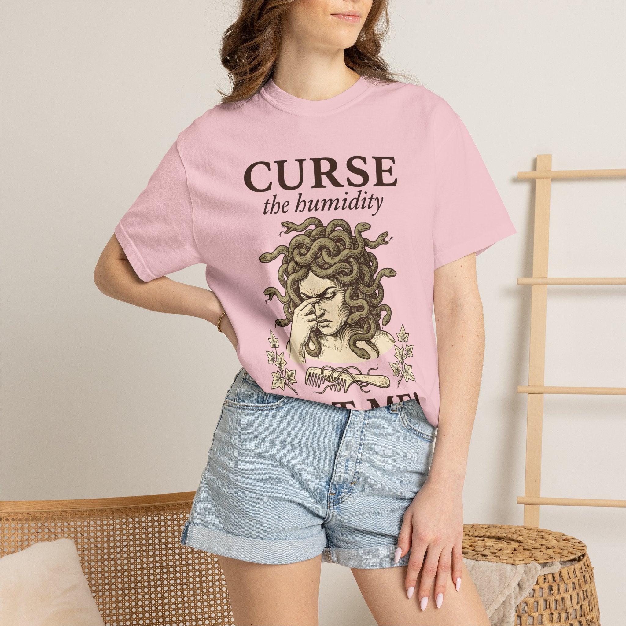 Medusa Design Shirt St. Valentine's Day Folklore Gift Women Distressed Tee Gorgon T-Shirt Valentine Fan Vintage Tshirt Mythology Graphic Ink