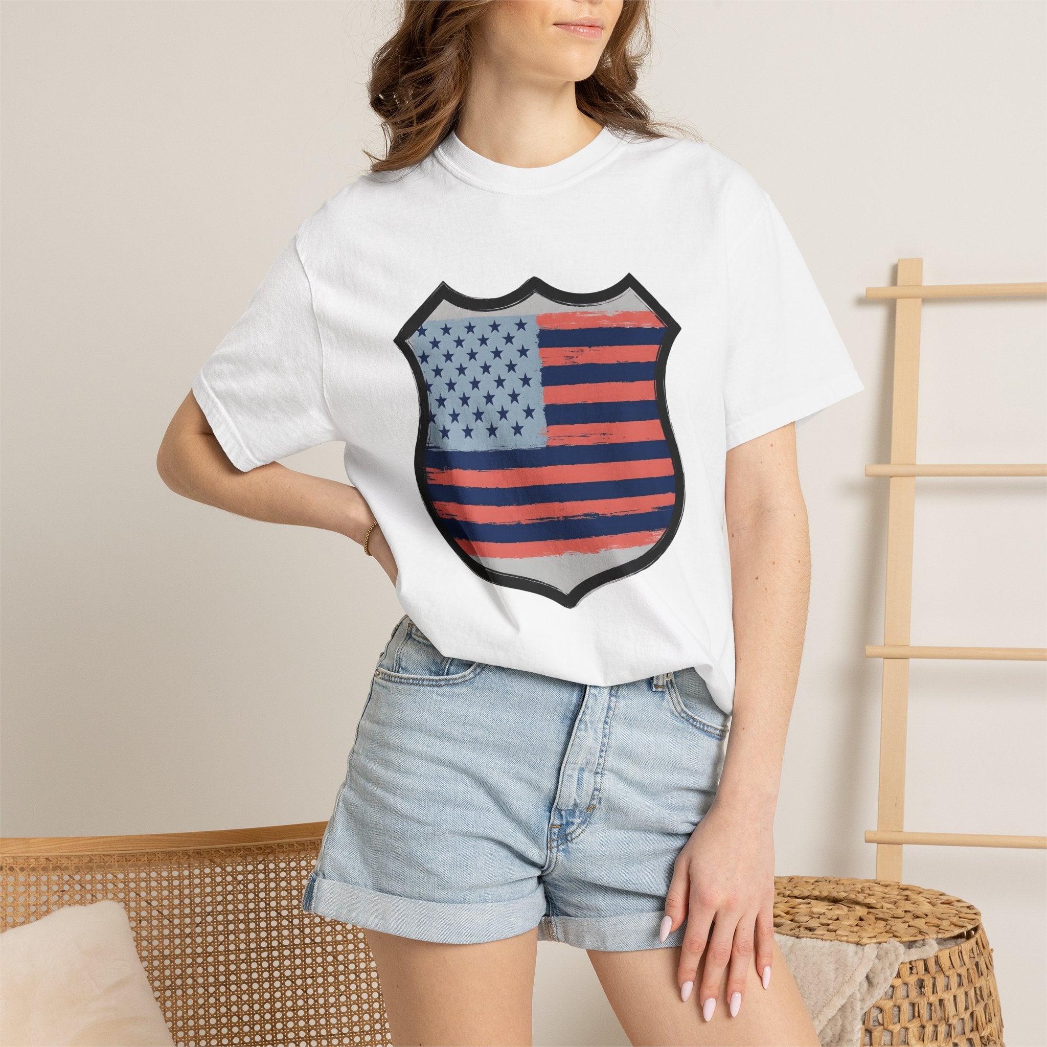 American Flag Badge Shirt America Patriotic Gift Women Distressed Tee Badge T-Shirt American Fan Patriotic Graphic Vintage Stars Tshirt