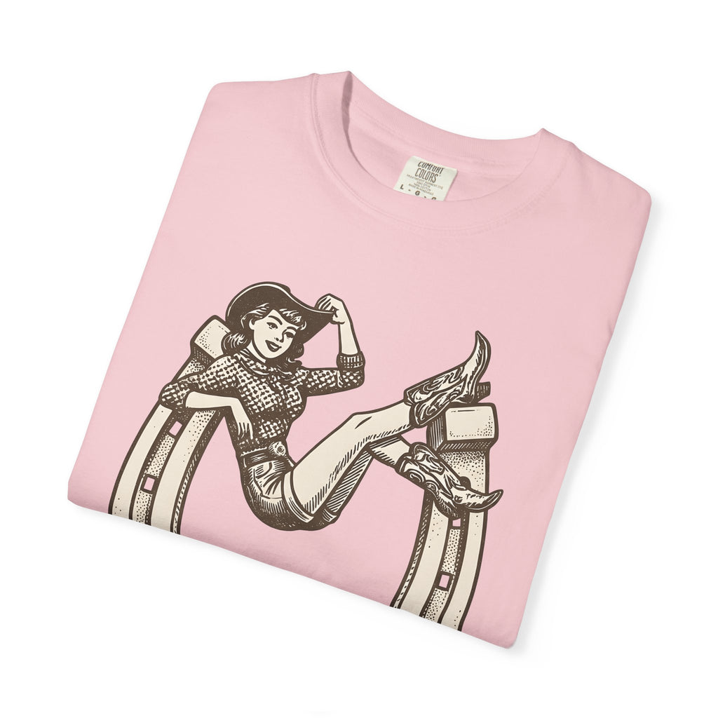 Cowgirl Graphic Shirt Cowgirl Western Gift Women Vintage Tee Rodeo T-Shirt Cowboy Fan Country Tshirt Western Design Retro Horseshoe Tshirt