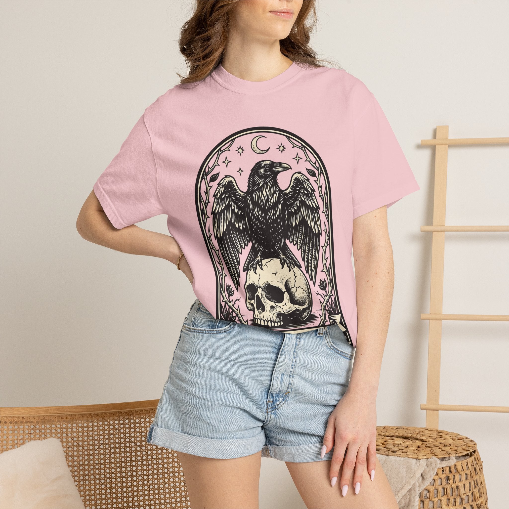 Blackbird Skull Shirt Gothic Esoteric Gift Women Creepy Tee Raven Skull T-Shirt Dark Fan Spooky Tshirt Mystic Graphic Old School Lunar