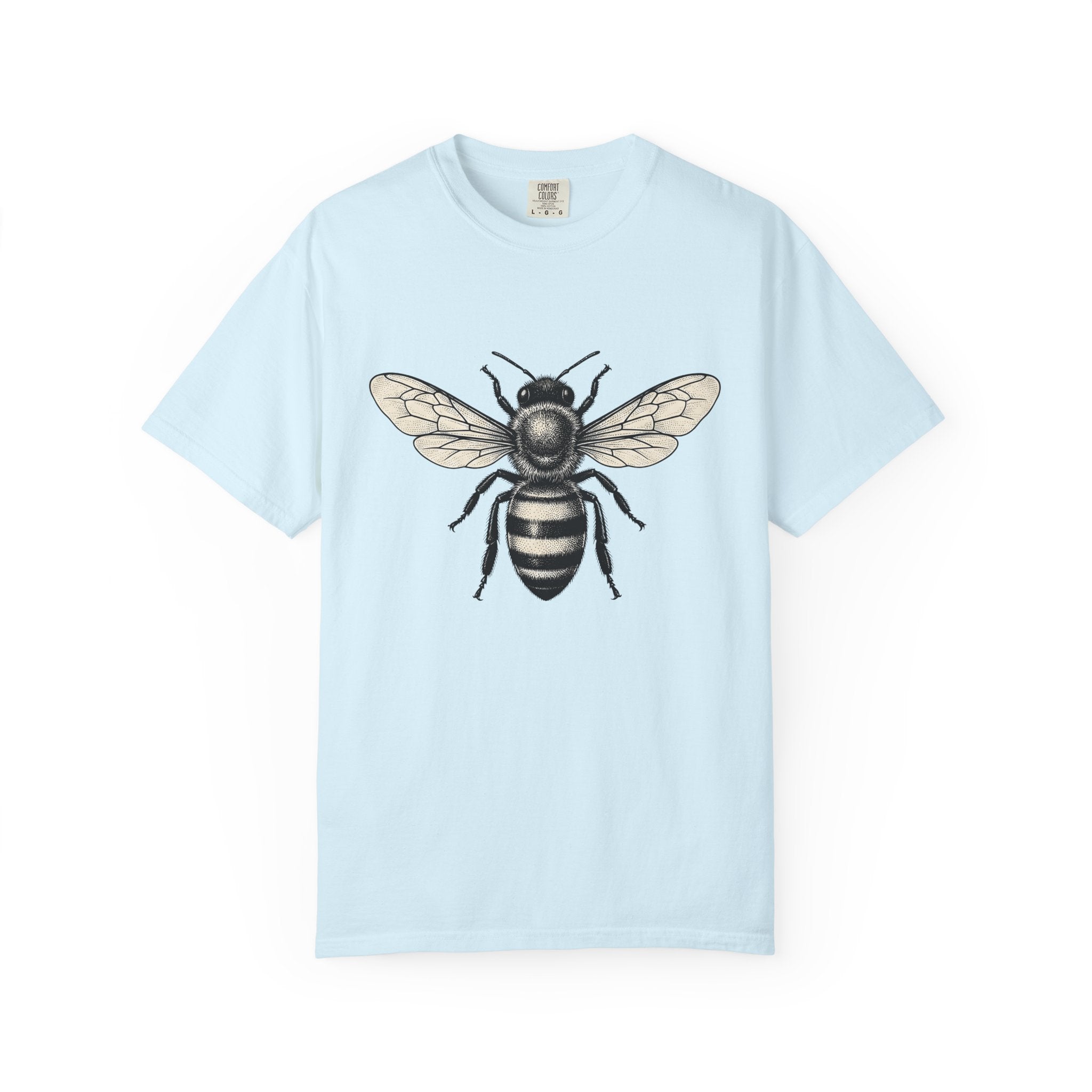 Bee Shirt Animals Nature Gift Women Vintage Tee Honeybee T-Shirt Wildlife Enthusiast Retro Tshirt Environmental Graphic Hand Drawn Wings
