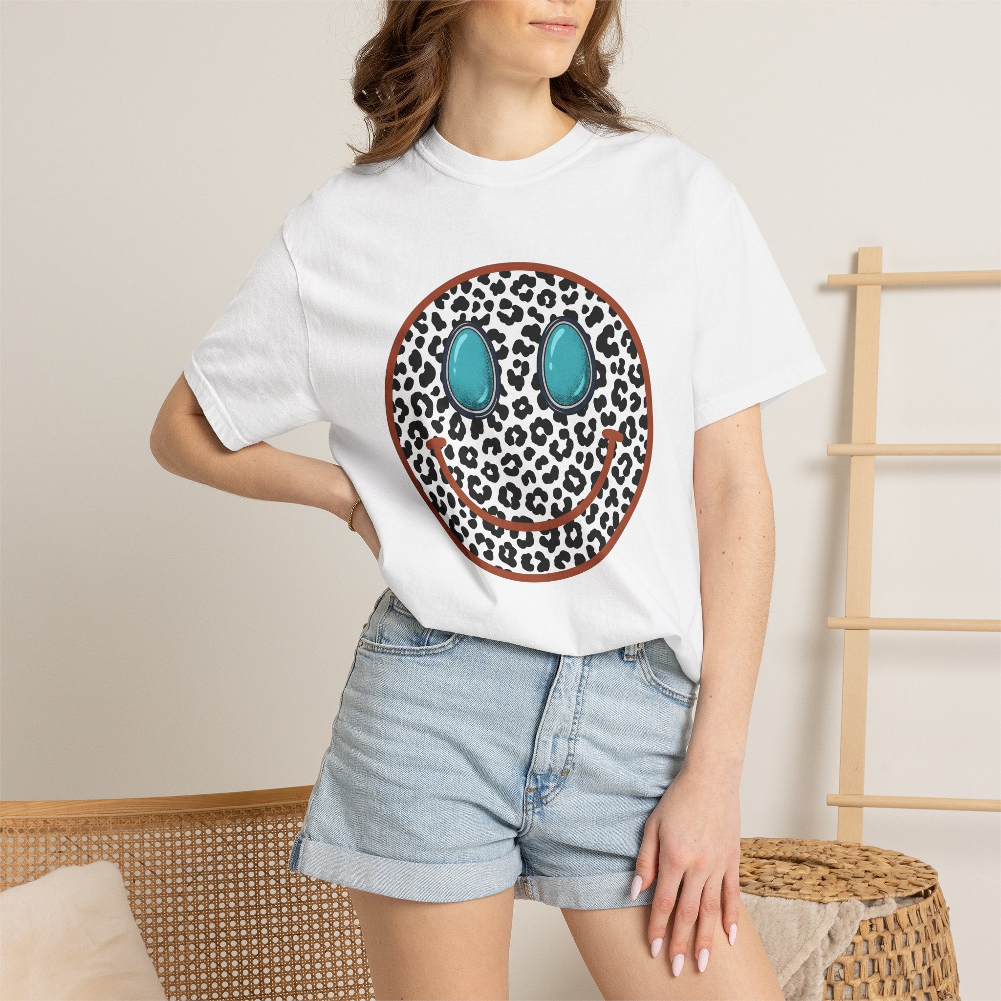 Leopard Print Smiley Face Shirt Animal Print Boho Gift Women Trendy Tee Smiley T-Shirt Print Fan Fashionable Tshirt Hippie Graphic Retro