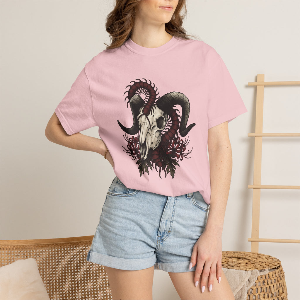 Horned Skull Shirt Animals Greenery Gift Women Creepy Tee Skull T-Shirt Wildlife Fan Dark Tshirt Foliage Graphic Macabre Insect Tshirt