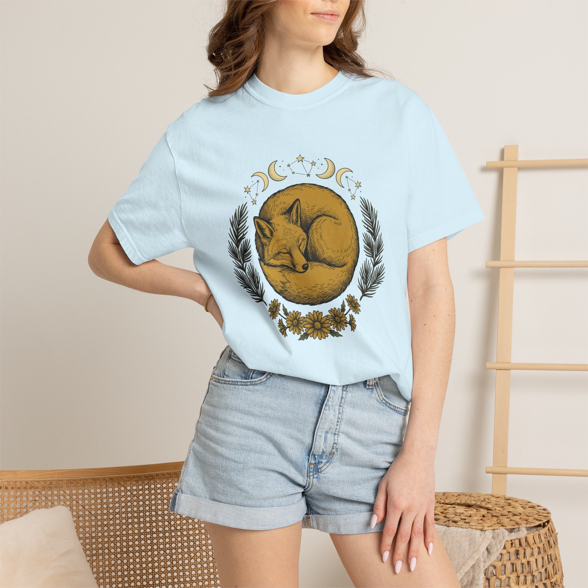 Curled Fox Shirt Boho Chic Outdoors Gift Women Tribal Tee Fox T-Shirt Bohemian Fan Primitive Tshirt Wilderness Graphic Line Art Moon Phases