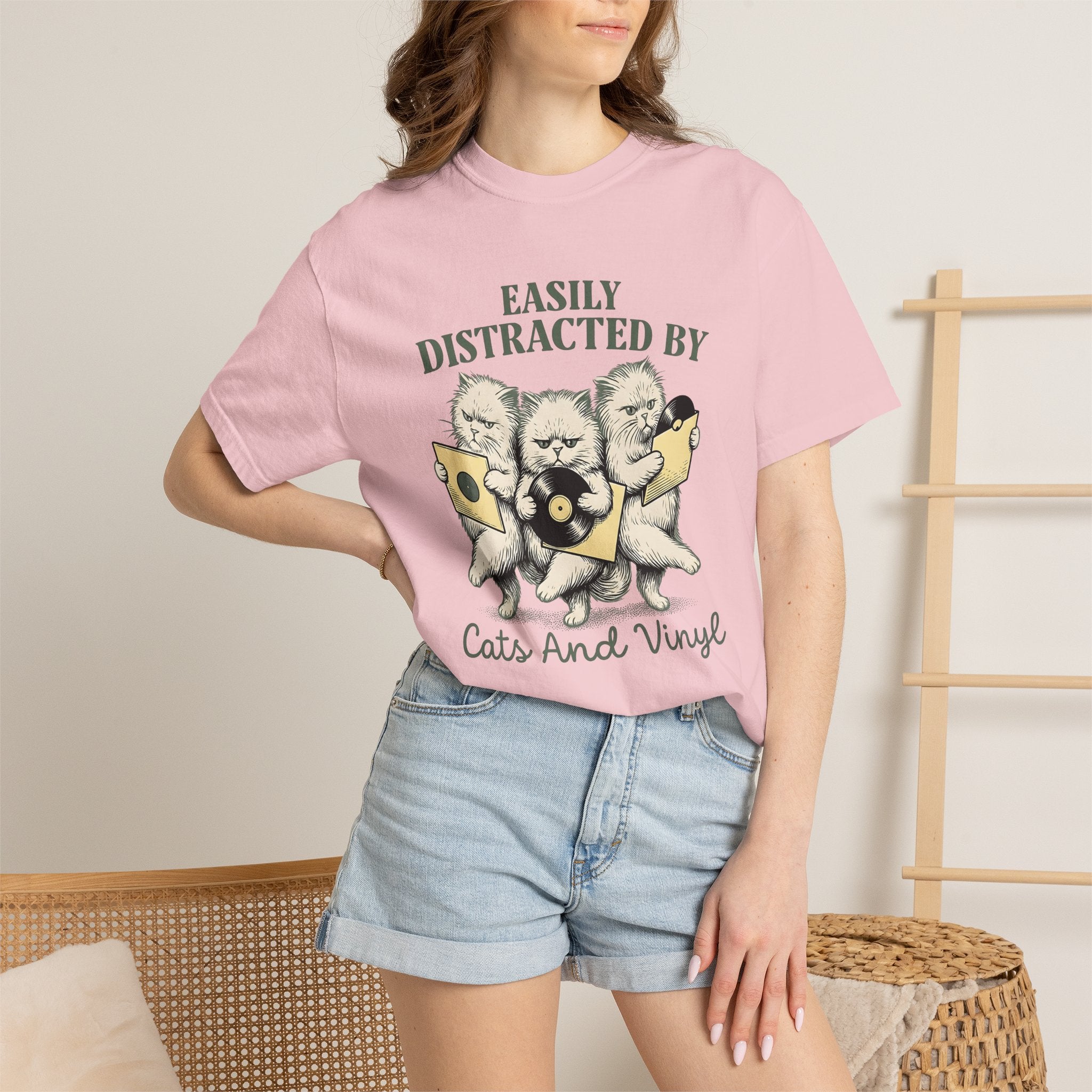 Persian Cats Shirt Cat Music Gift Women Vintage Tee Persian Cat T-Shirt Feline Fan Vintage Style Tshirt Music Graphic Hand Drawn Vinyl