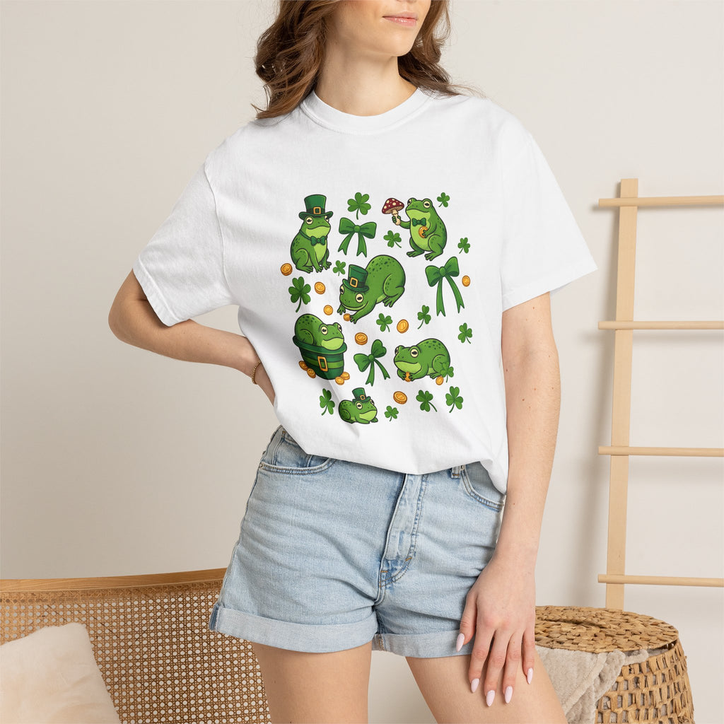 Frog Illustration Shirt St Patrick's Day Wildlife Gift Women Cute Tee Toad T-Shirt Luck Fan Kawaii Tshirt Animal Graphic Comic Clover Tshirt