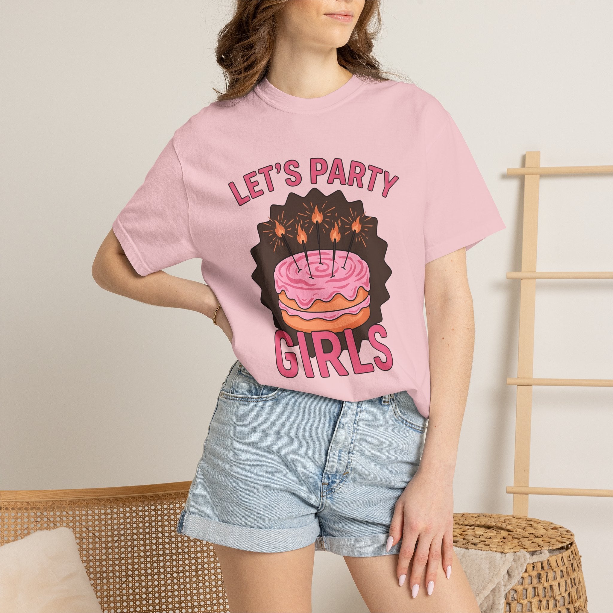 Birthday Cake Shirt Birthday Celebration Gift Women Comic Tee Cake T-Shirt Birthday Fan Party Tshirt Party Graphic Vintage Candles Tshirt