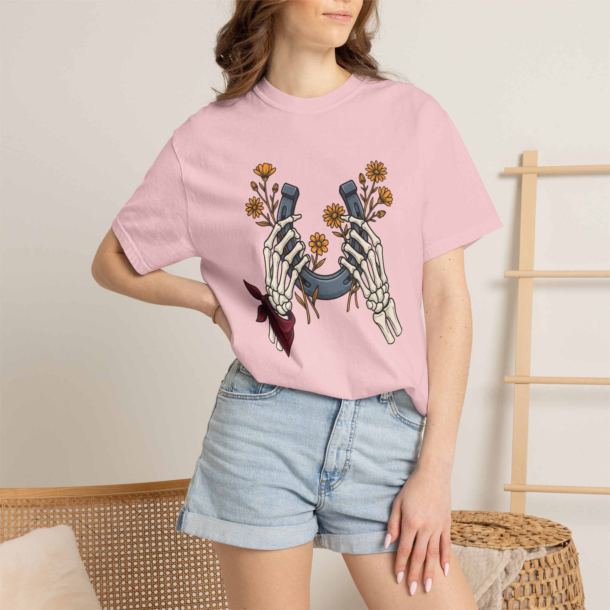 Bone Hands Horseshoe Shirt Cowgirl Ranch Gift Women Neo Traditional Tee Skeletal Hand T-Shirt Cowboy Fan Western Tshirt Farm Graphic Classic