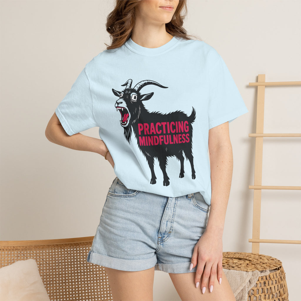 Yelling Goat Shirt Funny Pet Gift Women Comic Tee Bleating Goat T-Shirt Humor Fan Cartoon Tshirt Animal Graphic Vintage Large Font Tshirt