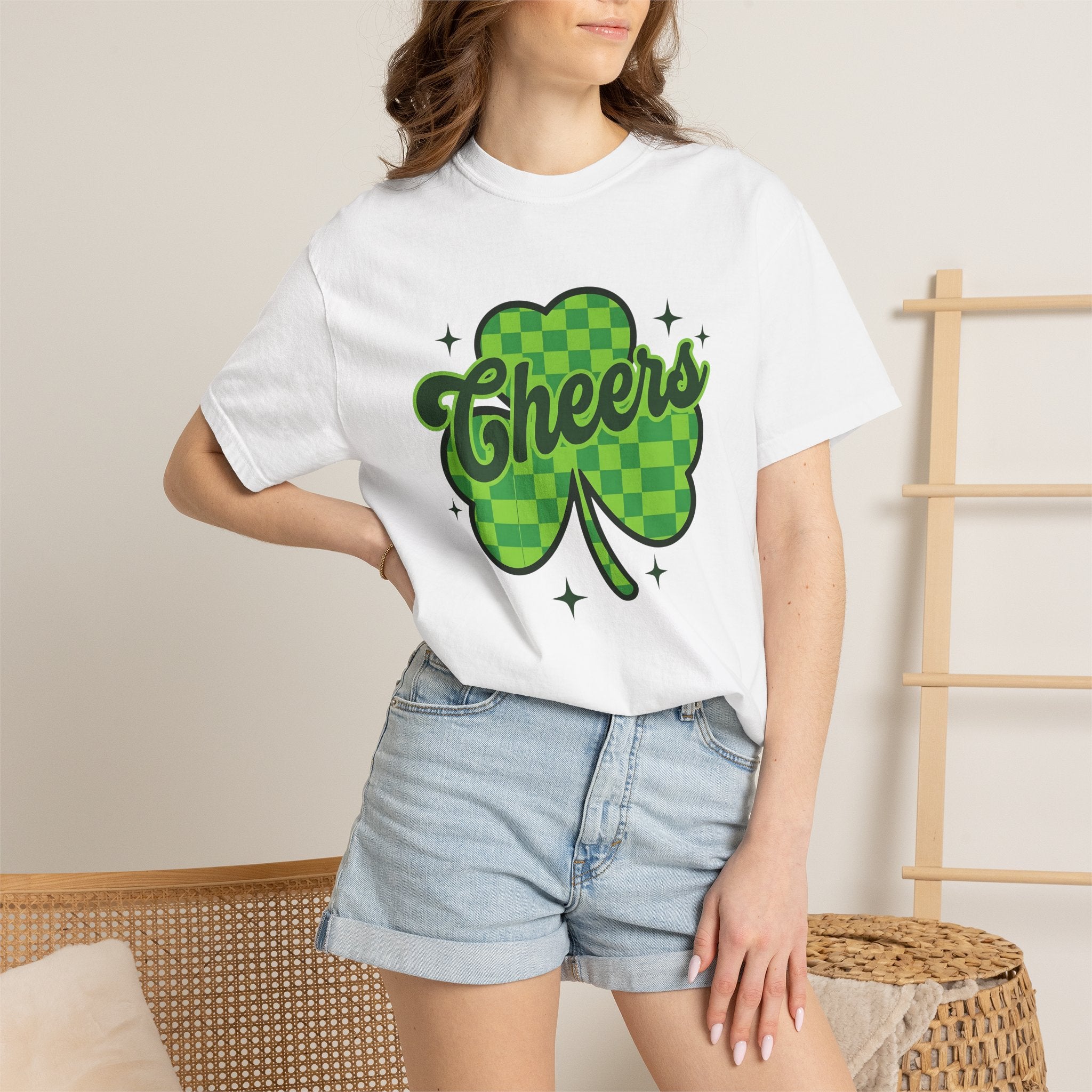 Shamrock Graphic Shirt St Patrick's Day Drinking Gift Women Retro Tee Clover T-Shirt St Patricks Fan Vintage Tshirt Boozy Graphic Minimalist