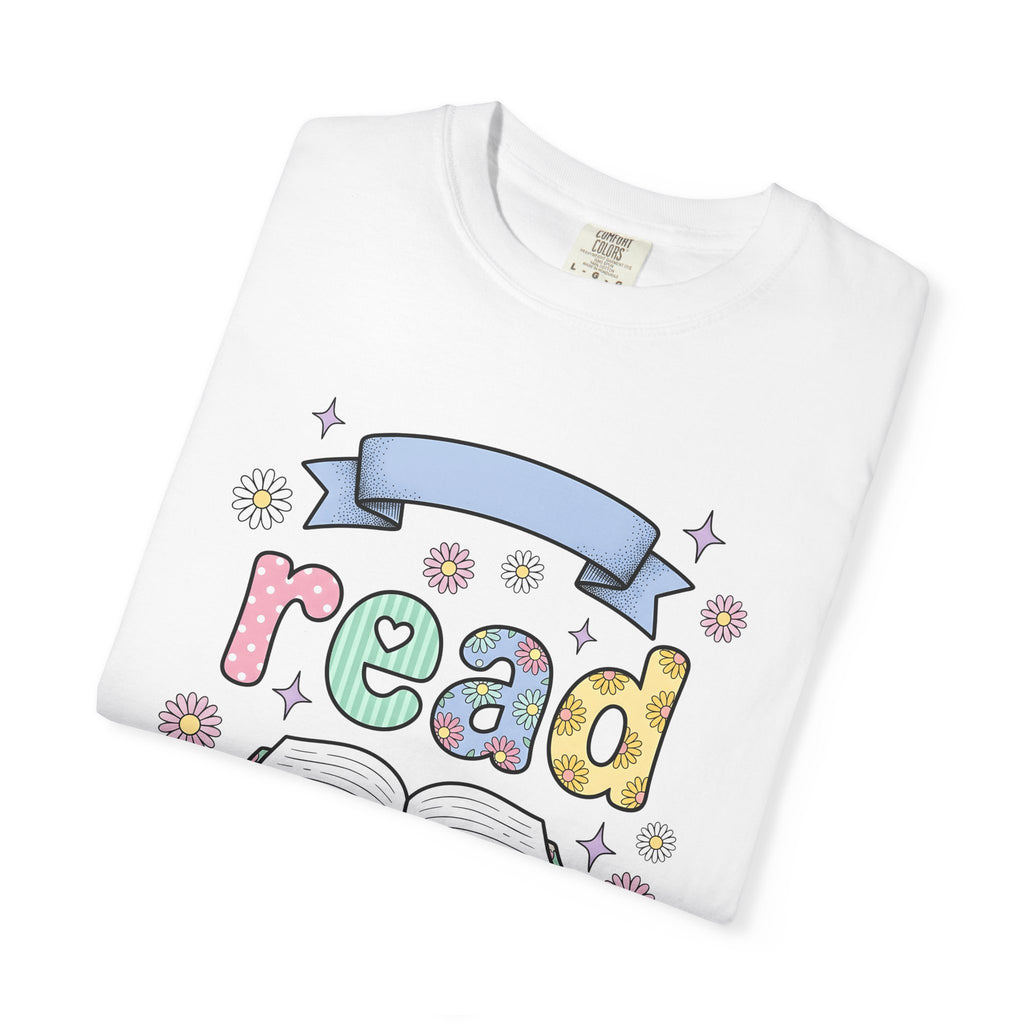 Open Book Shirt Teacher Reading Gift Women Cute Tee Booklet T-Shirt Educator Enthusiast Adorable Tshirt Literacy Graphic Pastel Flowers