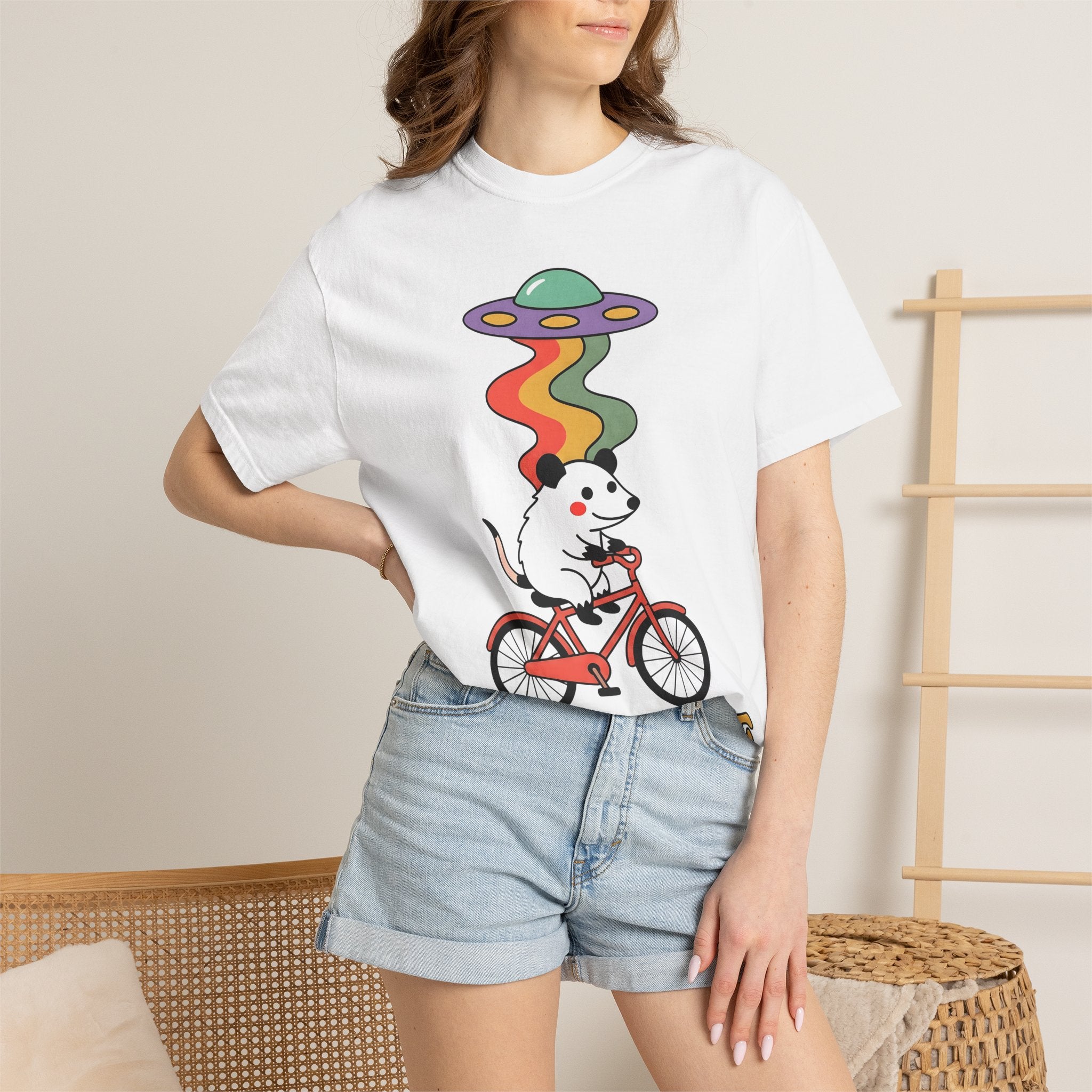 Opossum Bike Shirt Sports Biking Gift Women Comic Tee Possum T-Shirt Athlete Fan Cartoon Tshirt Cycling Graphic Vintage Flying Saucer Tshirt