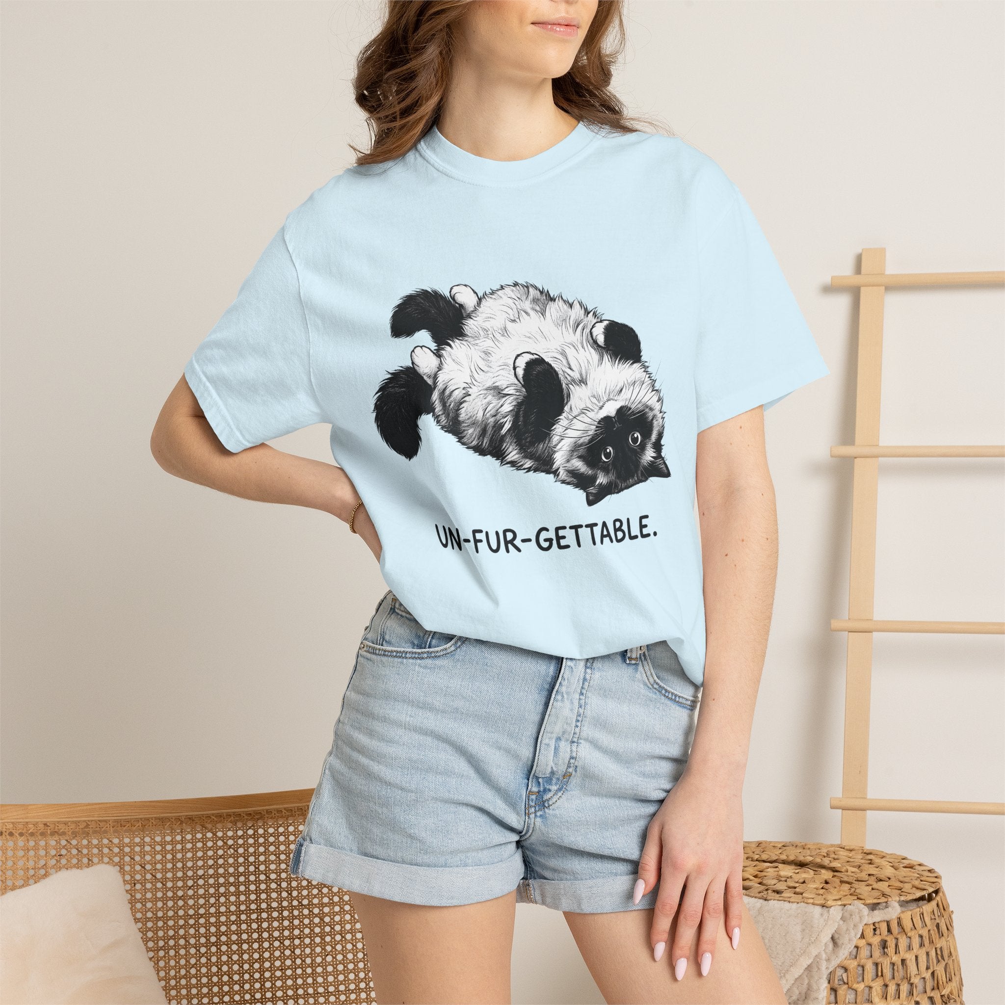 Fluffy Cat Shirt Cat Pet Supplies Gift Women Illustration Tee Kitten T-Shirt Cat Fan Feline Tshirt Pet Graphic Simple Playful Pose Tshirt